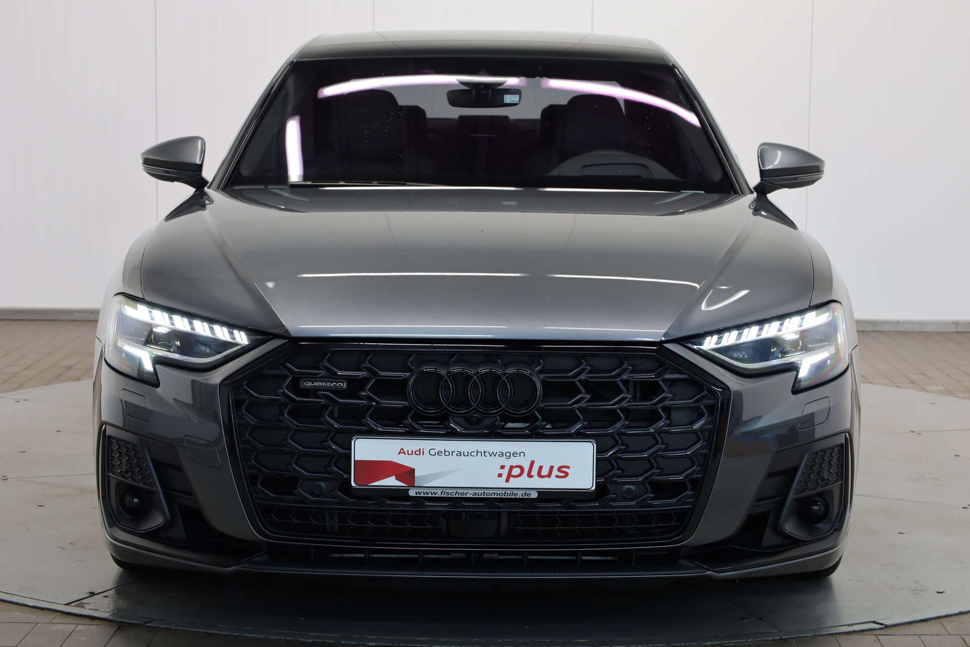 AUDI A8, photo 2 sur 17