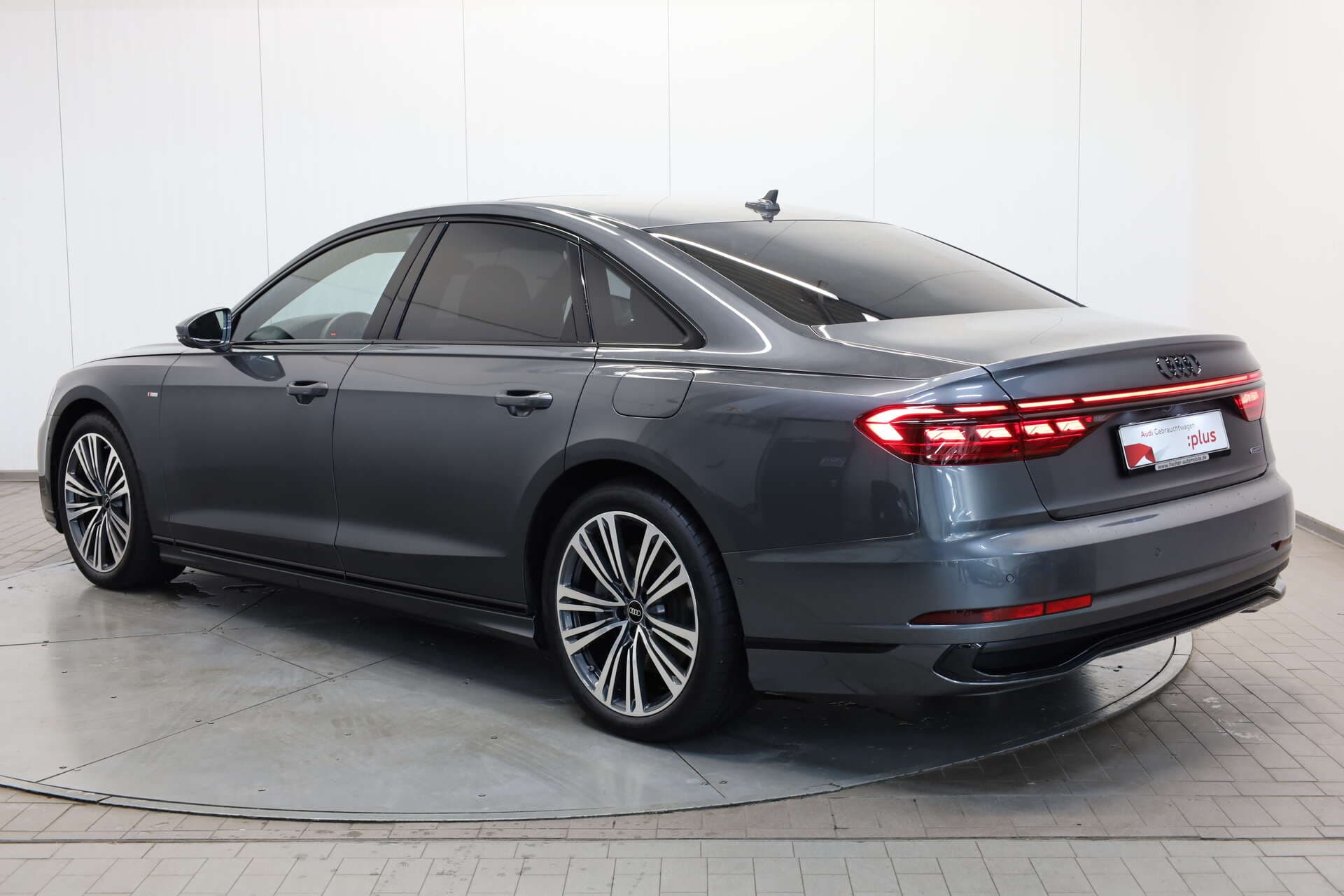AUDI A8, photo 3 sur 17