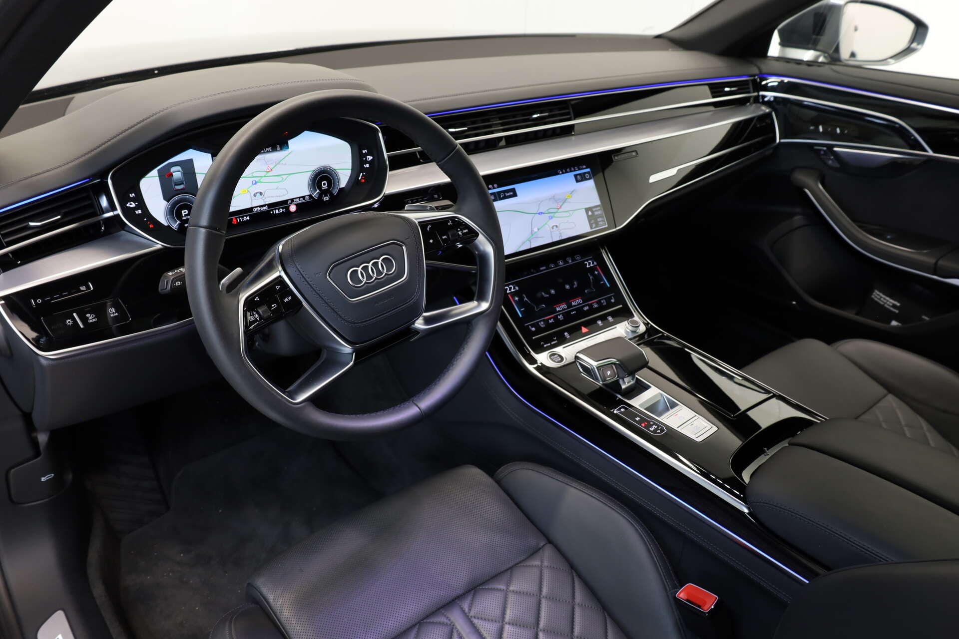 AUDI A8, photo 8 sur 17