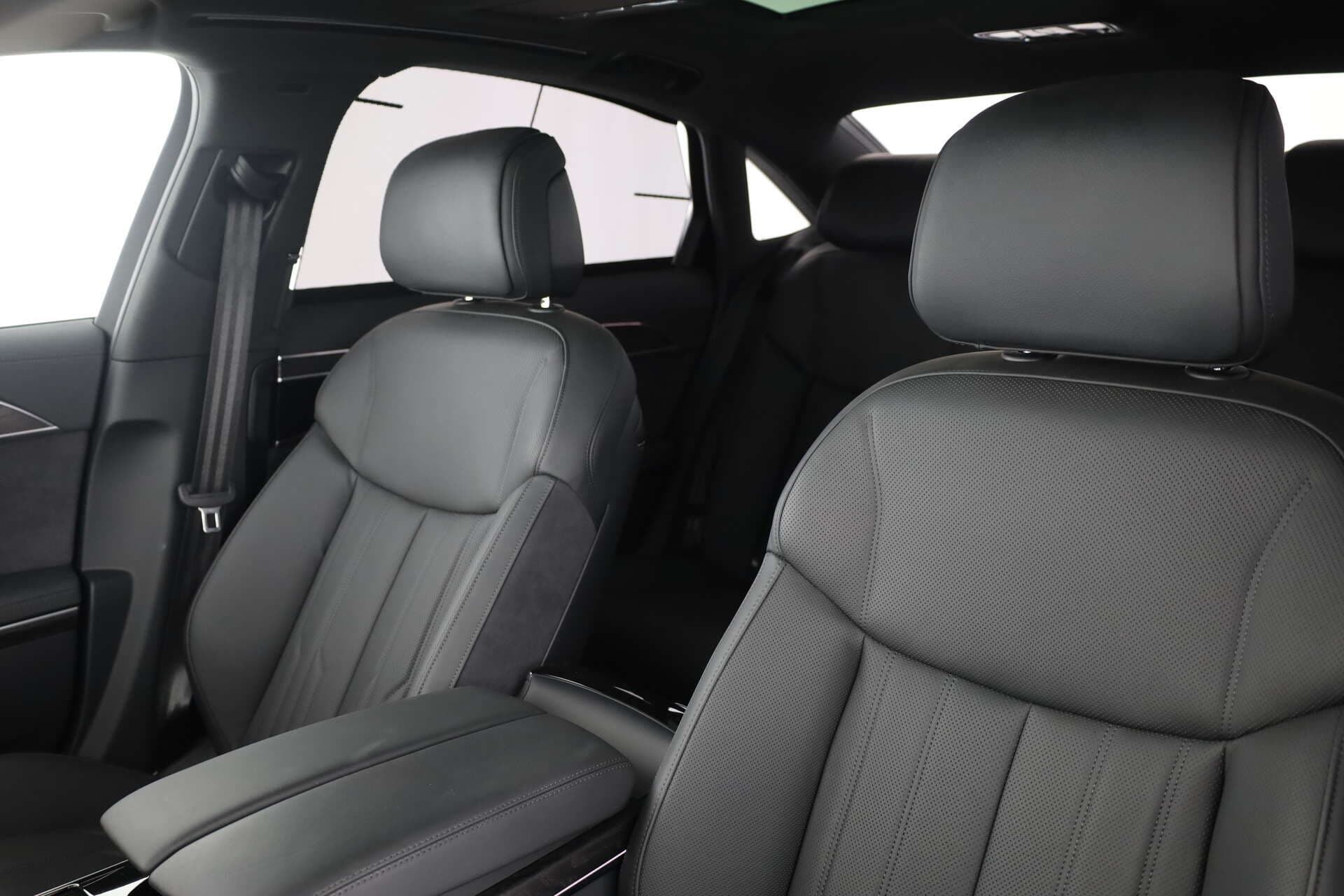 AUDI A8 L, photo 10 sur 17