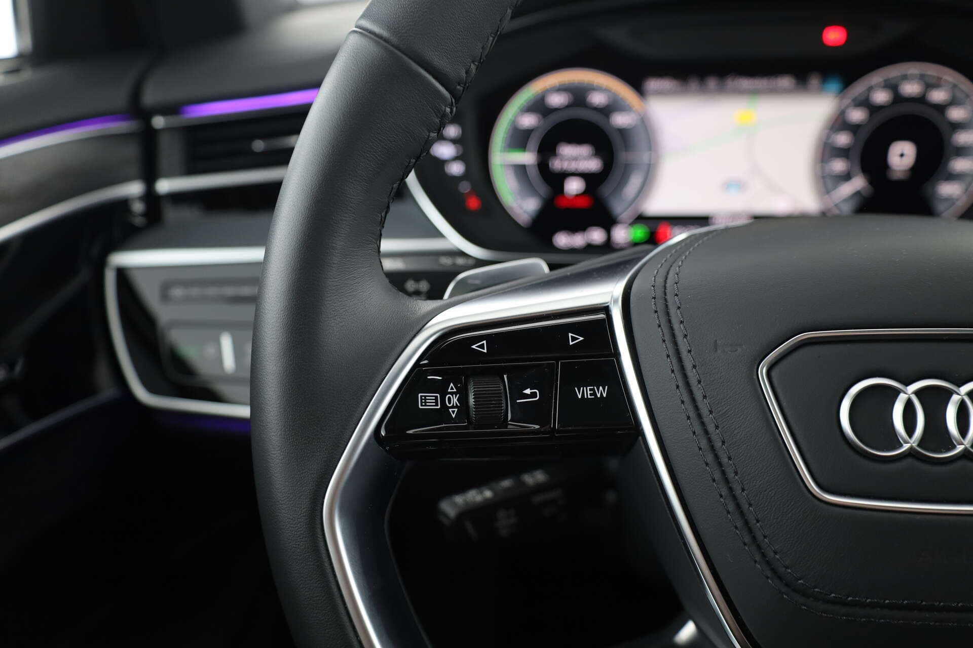 AUDI A8 L, photo 13 sur 17
