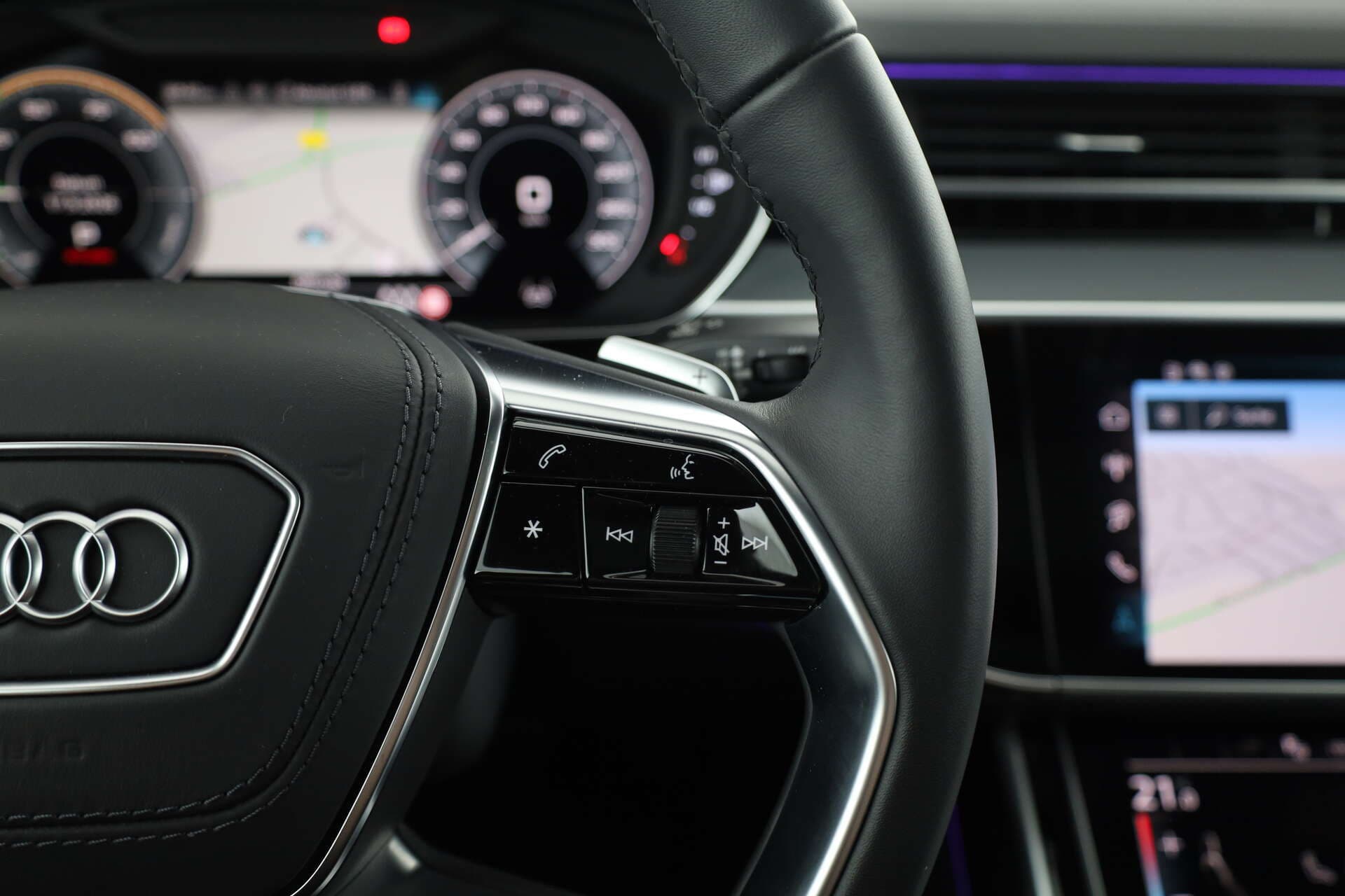AUDI A8 L, photo 14 sur 17