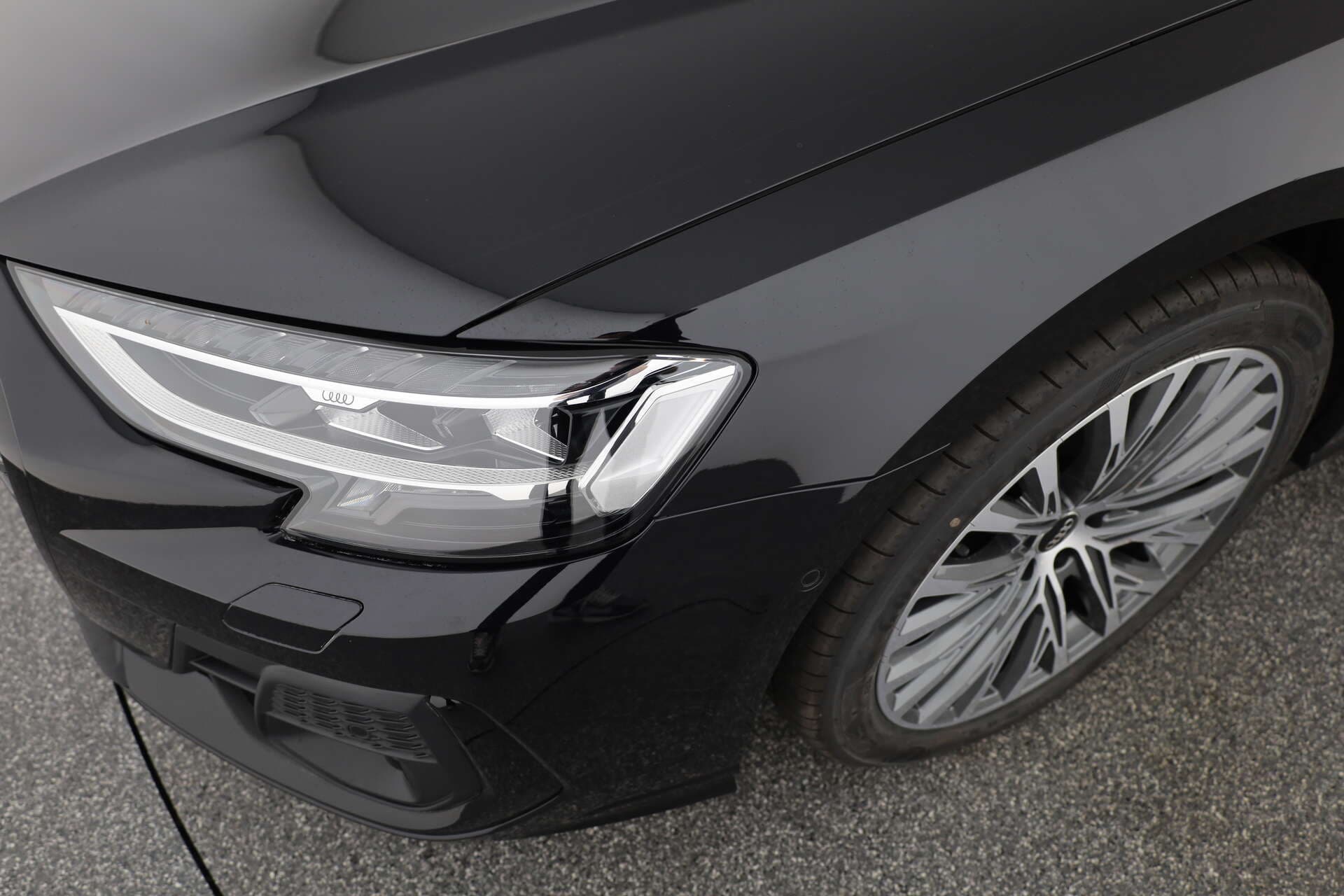 AUDI A8 L, photo 6 sur 17