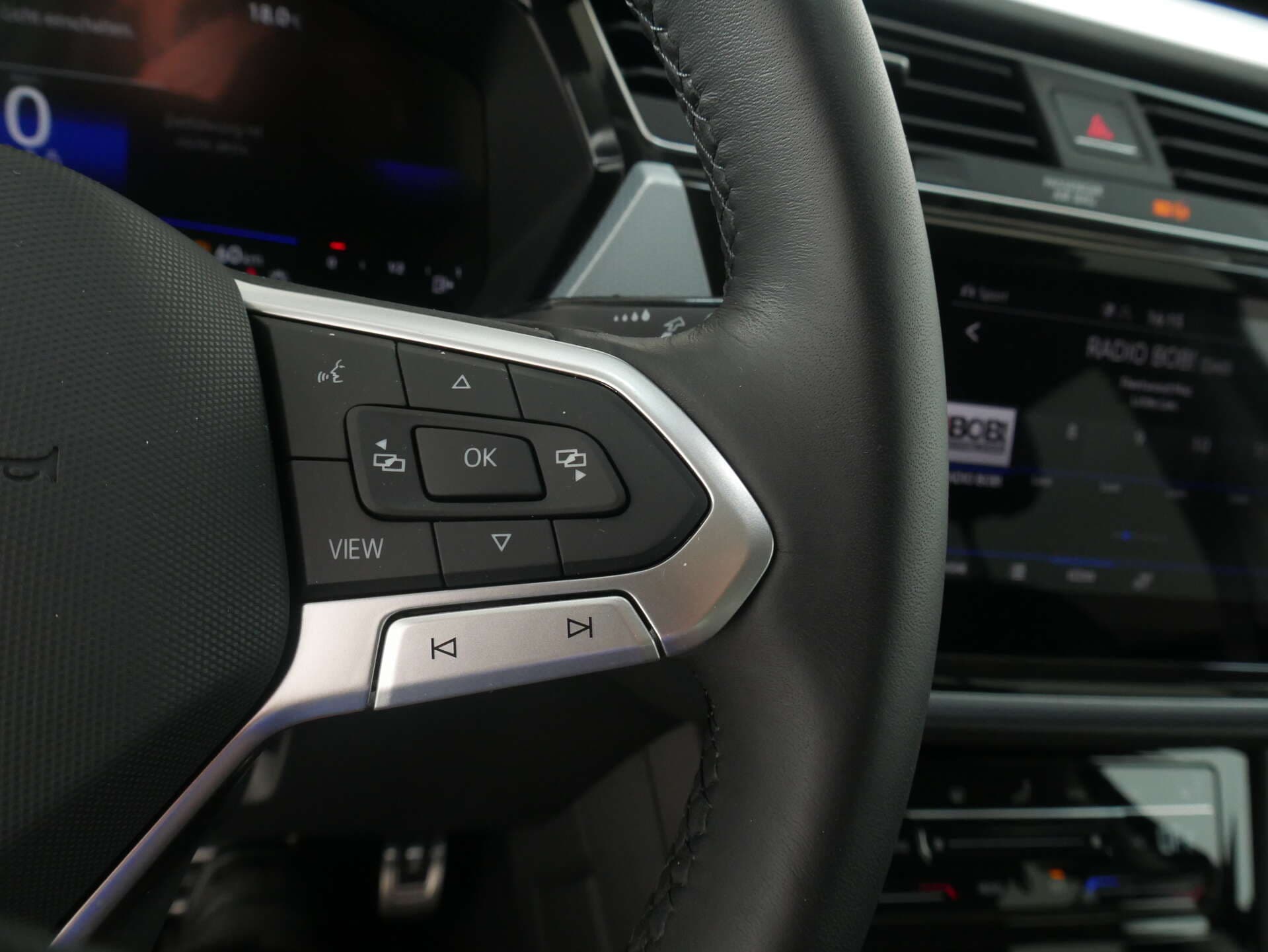 VOLKSWAGEN Touran, photo 10 sur 17