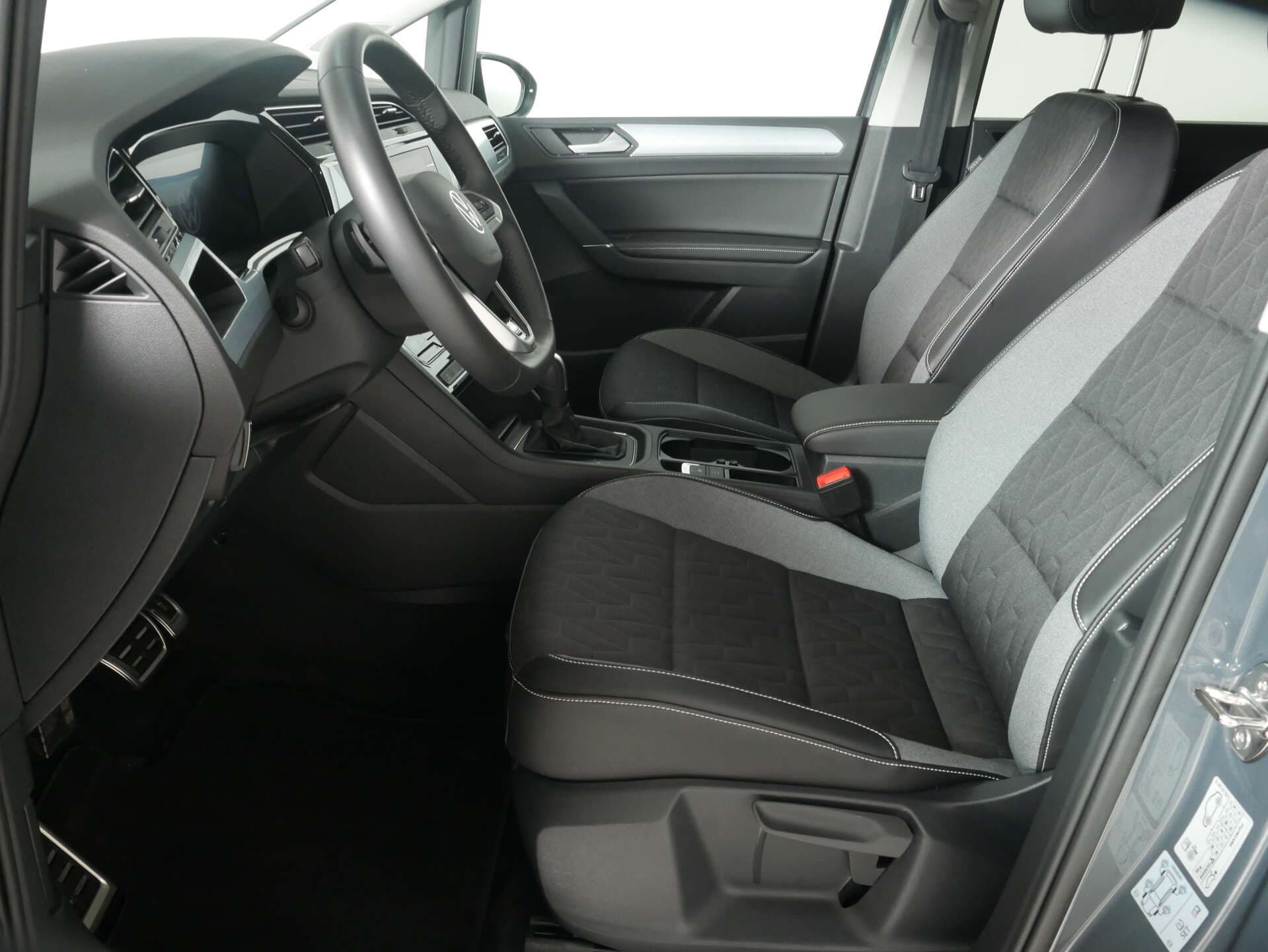 VOLKSWAGEN Touran, photo 12 sur 17