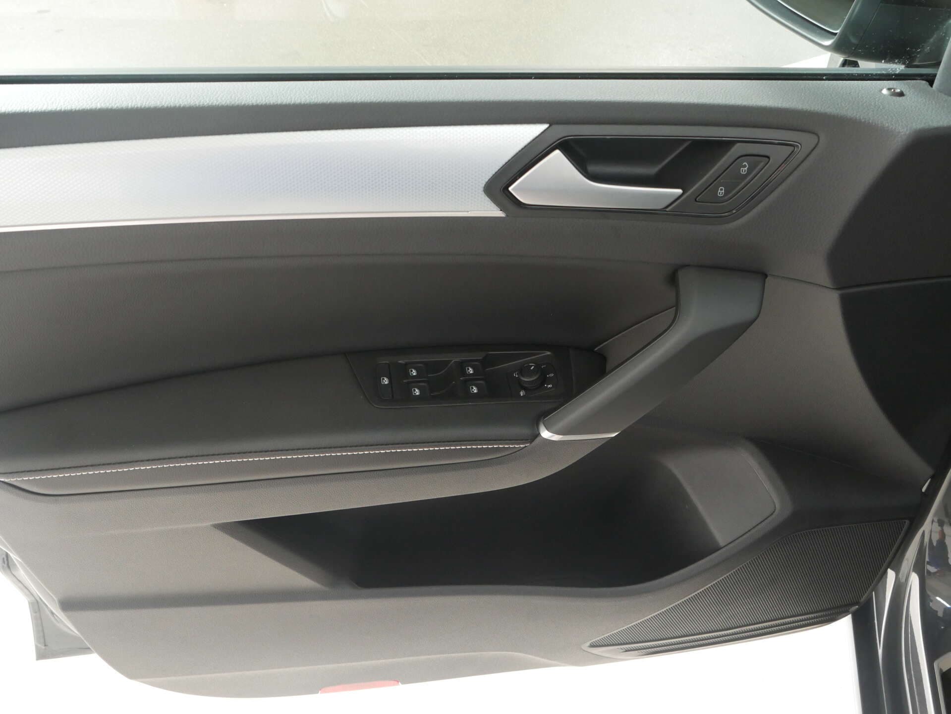 VOLKSWAGEN Touran, photo 14 sur 17