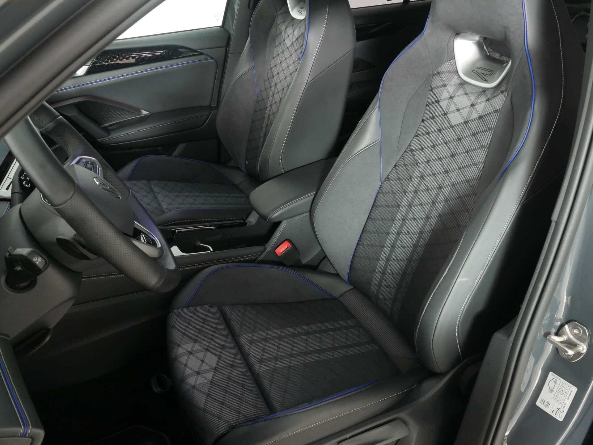 VOLKSWAGEN Tiguan, photo 8 sur 17