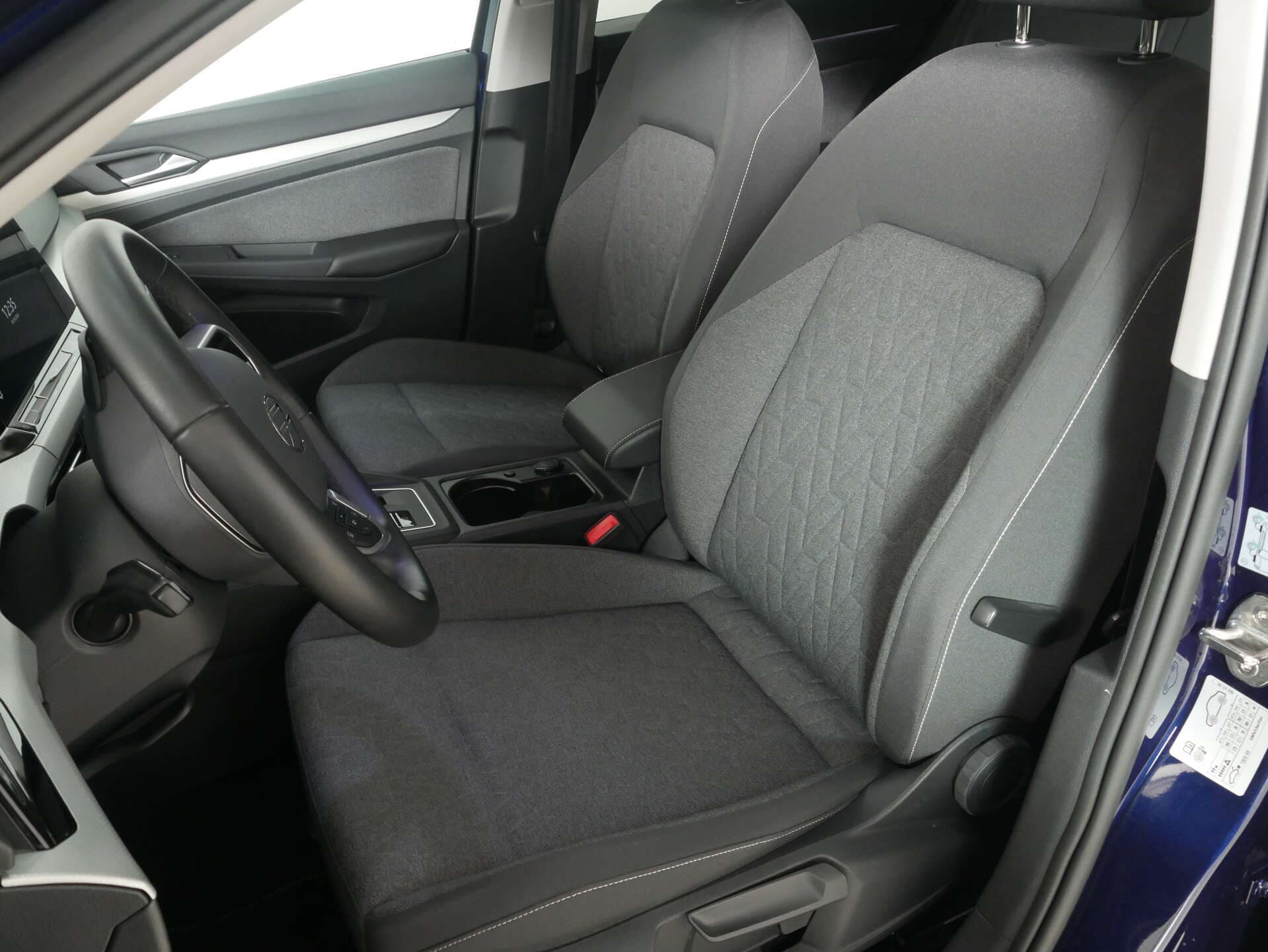 VOLKSWAGEN Golf, photo 14 sur 17