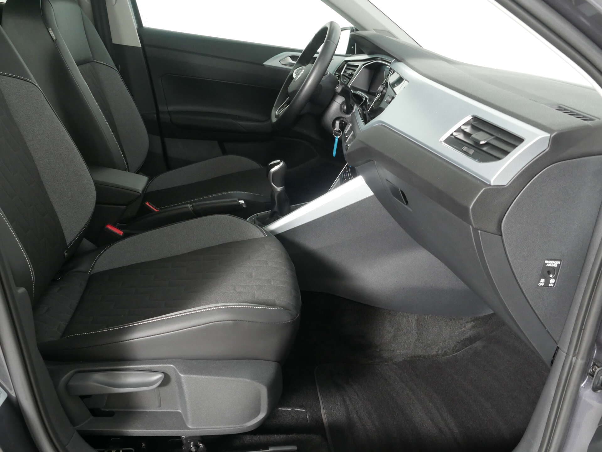 VOLKSWAGEN Polo, photo 15 sur 17