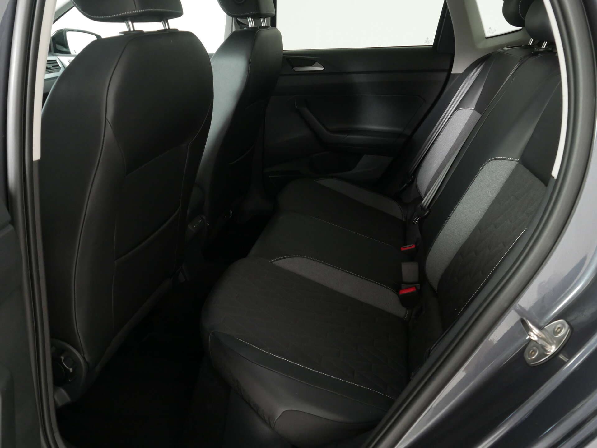 VOLKSWAGEN Polo, photo 16 sur 17