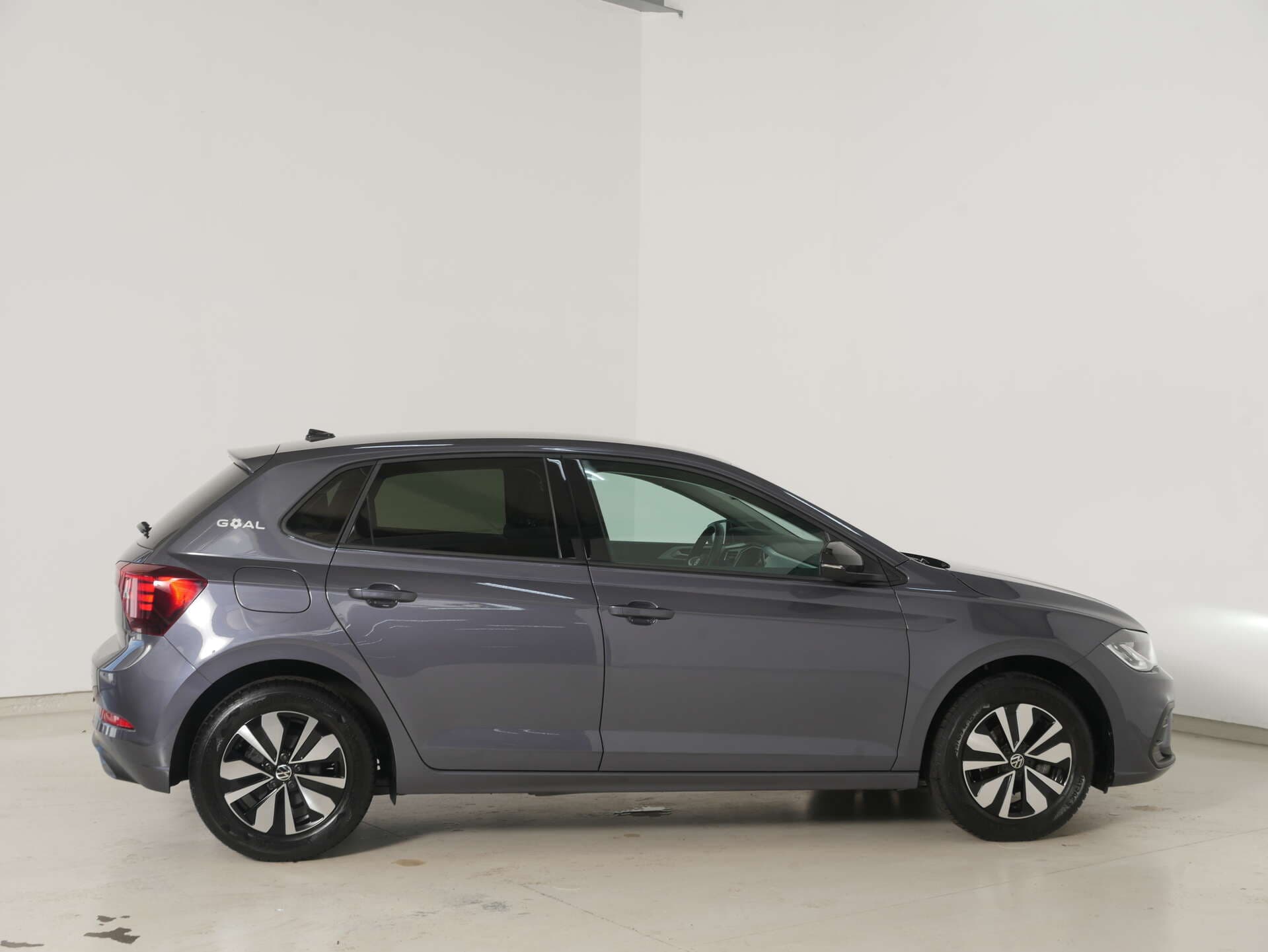 VOLKSWAGEN Polo, photo 2 sur 17