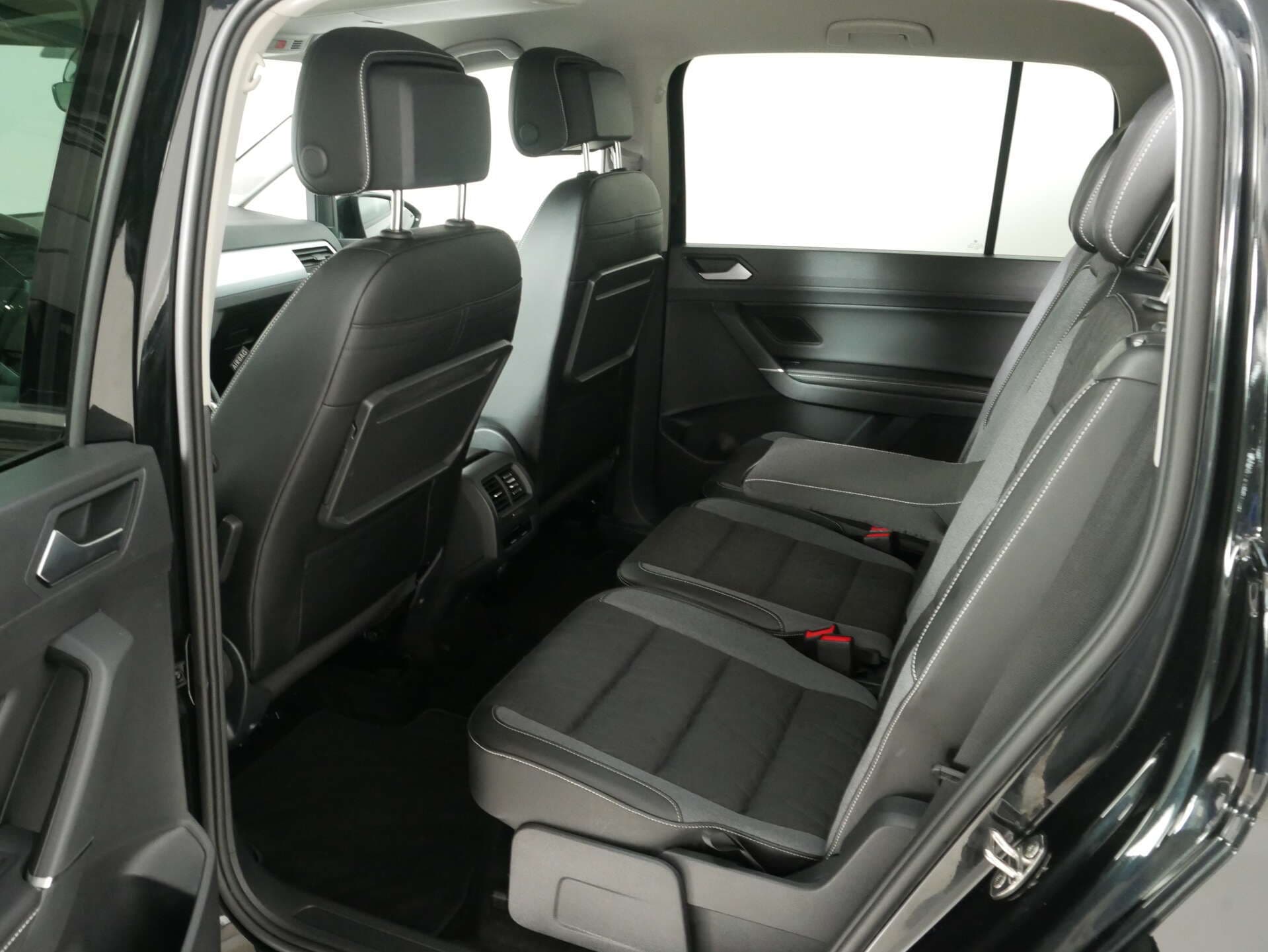 VOLKSWAGEN Touran, photo 14 sur 17