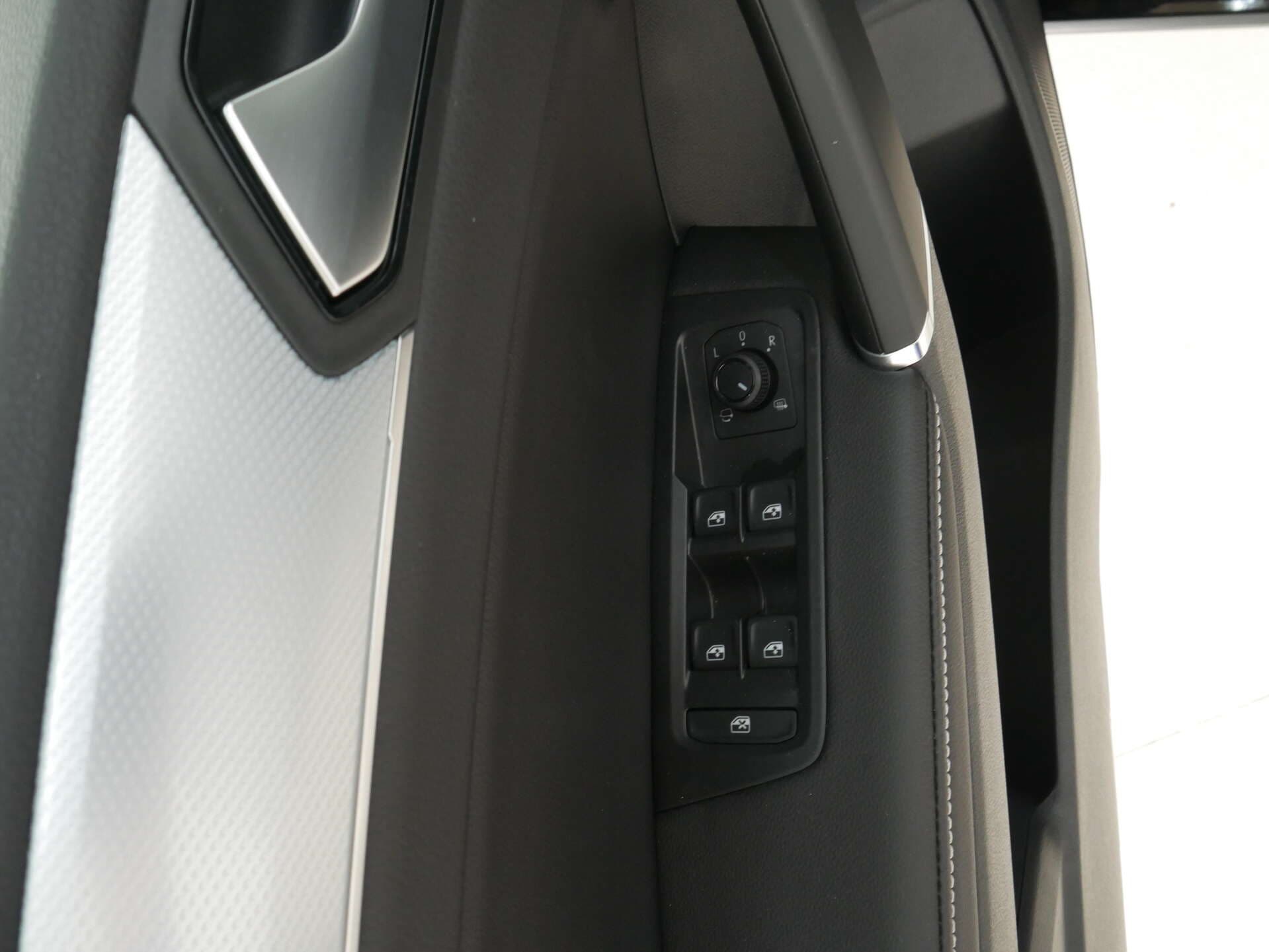 VOLKSWAGEN Touran, photo 17 sur 17