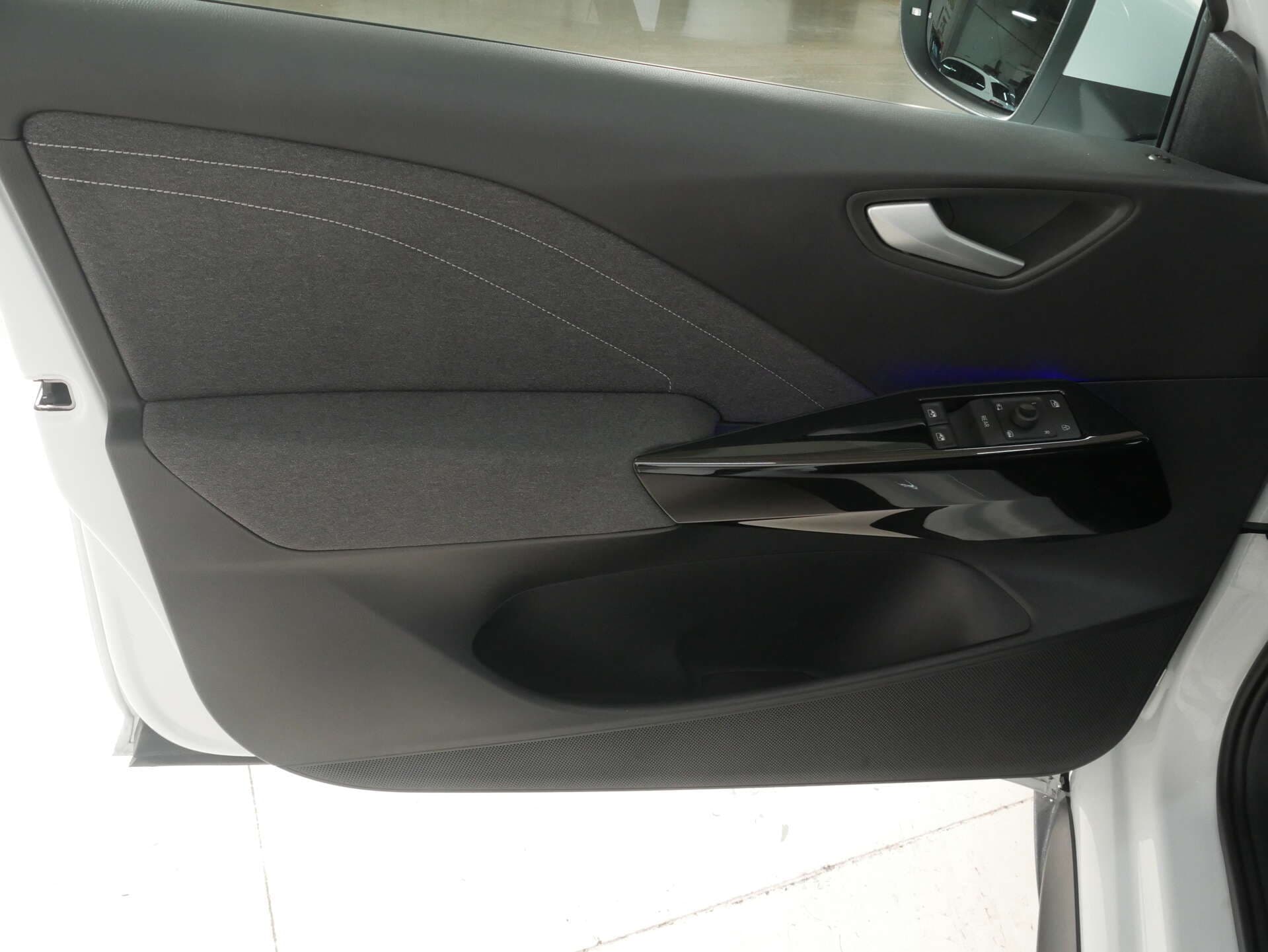 VOLKSWAGEN ID.3, photo 14 sur 17