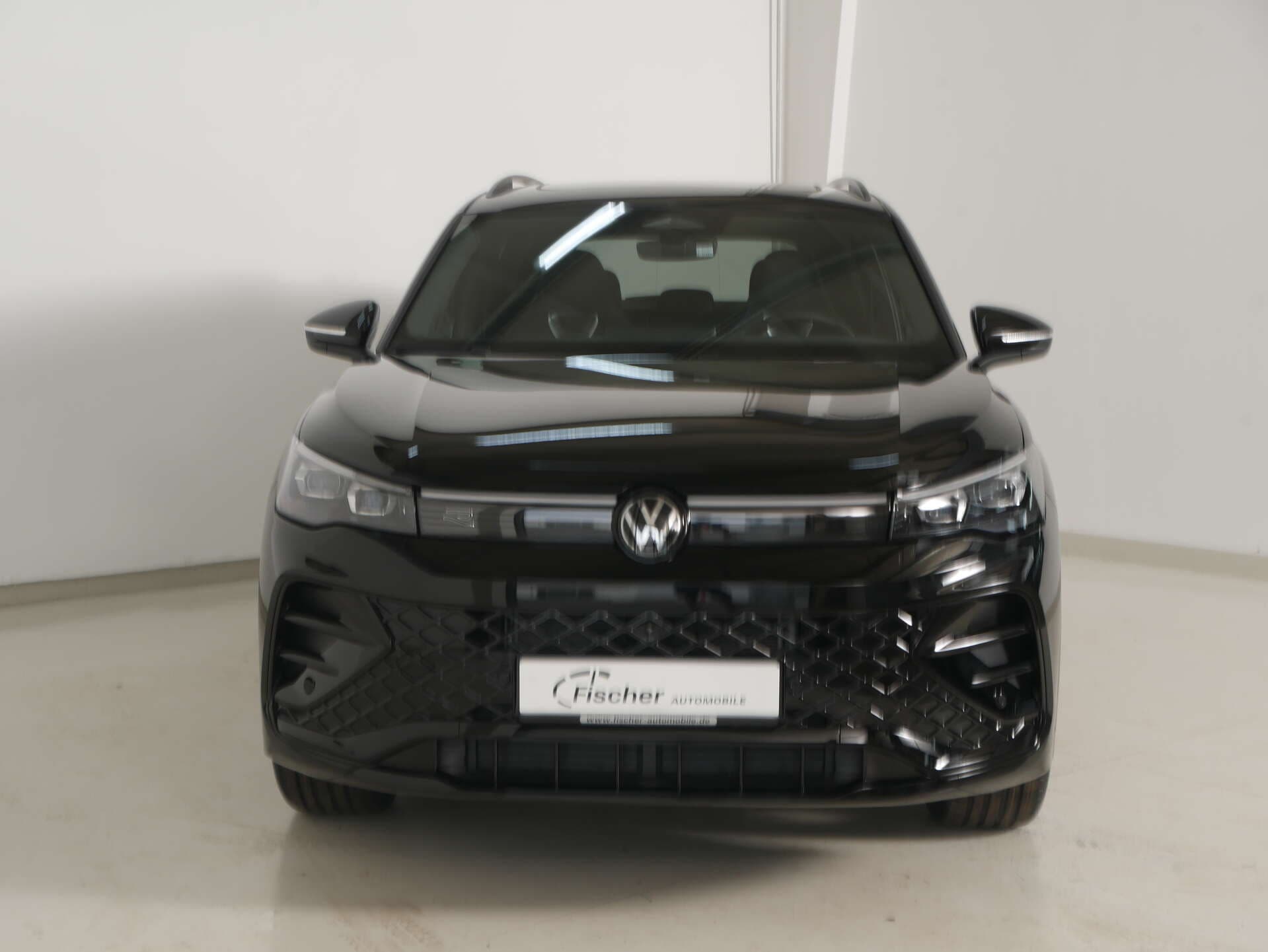 VOLKSWAGEN Tiguan, photo 1 sur 17
