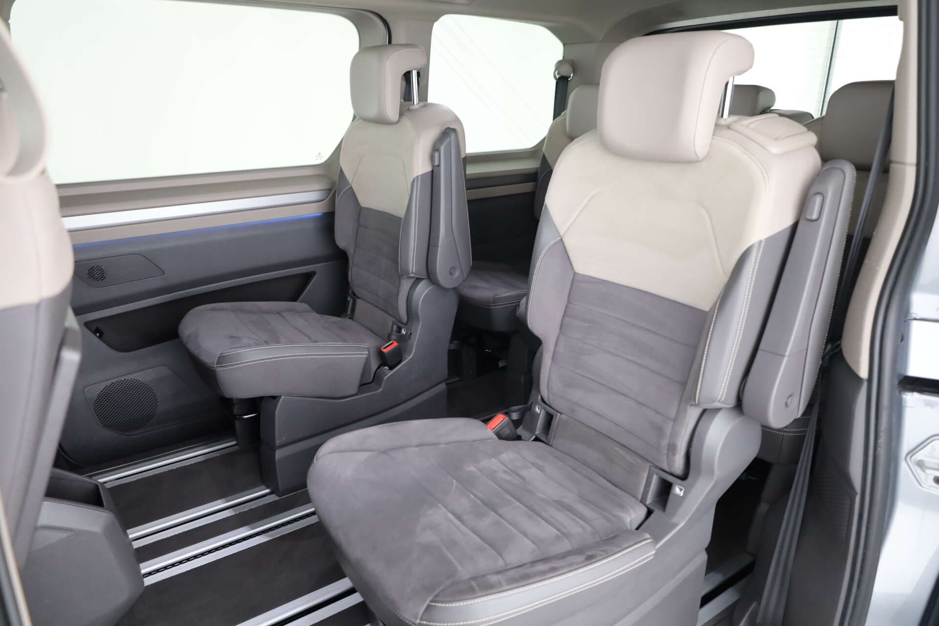 VOLKSWAGEN NUTZFAHRZEUGE T7 Multivan KÜ, photo 12 sur 17