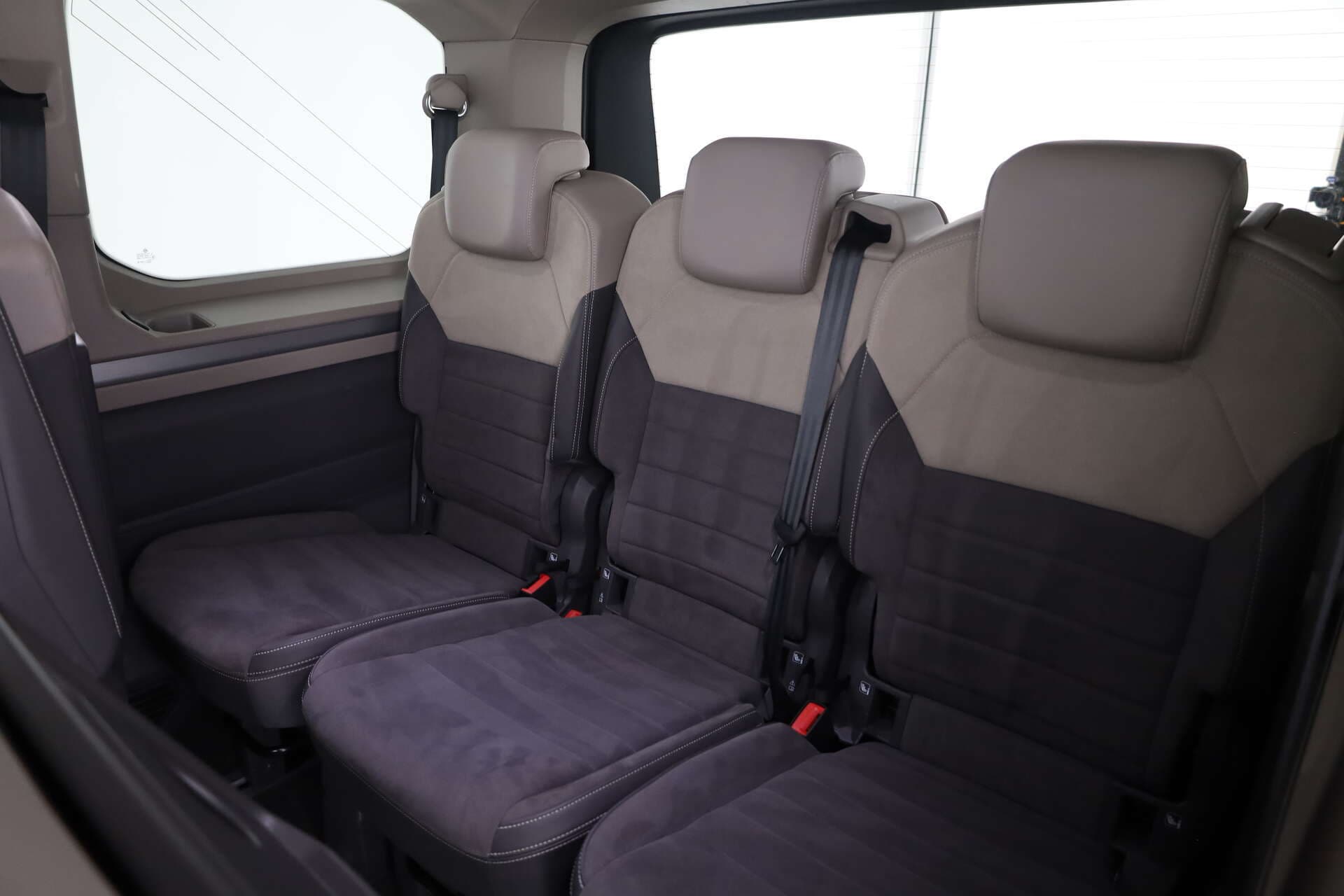 VOLKSWAGEN NUTZFAHRZEUGE T7 Multivan KÜ, photo 13 sur 17