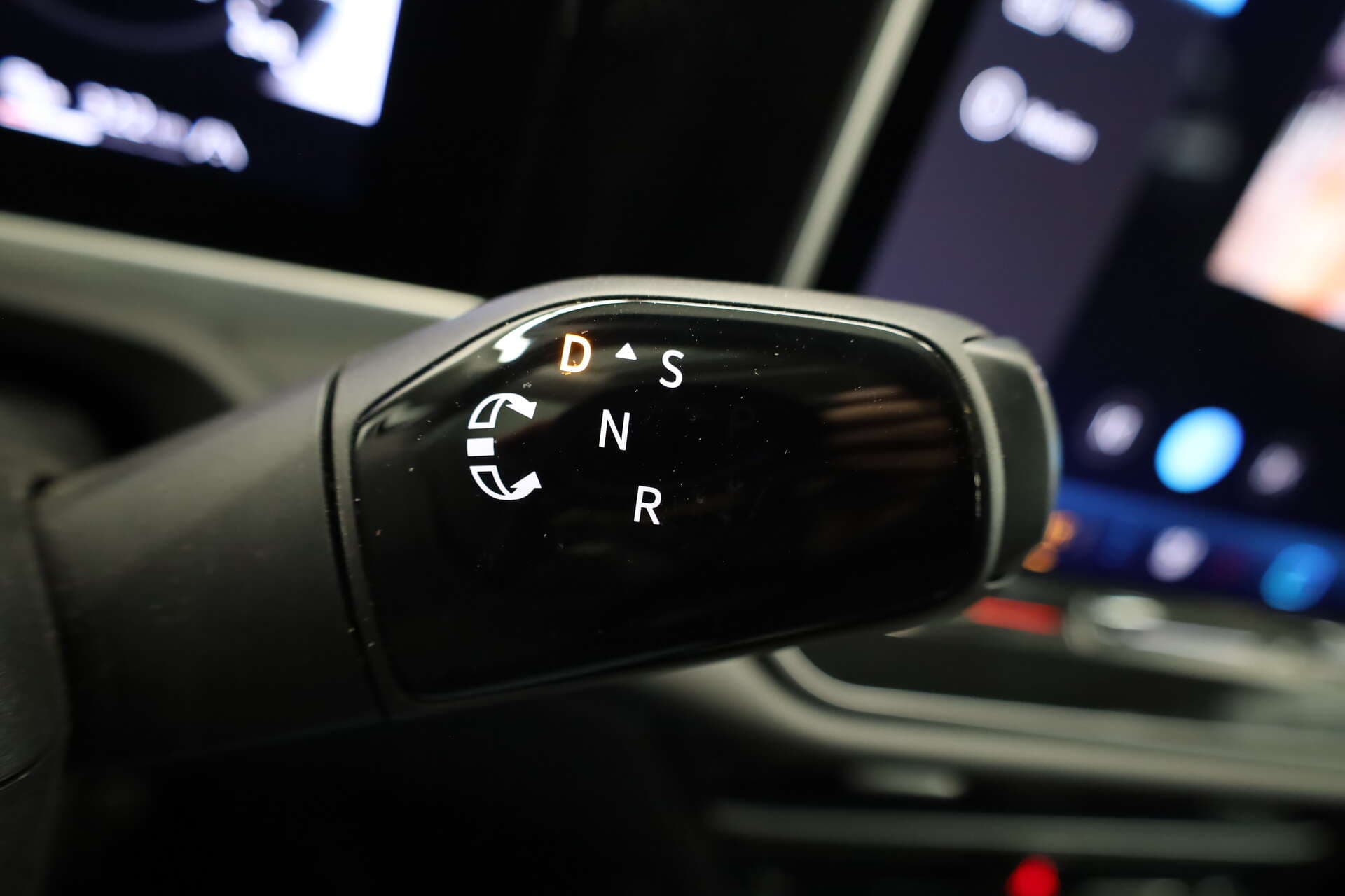 VOLKSWAGEN Passat, photo 14 sur 17