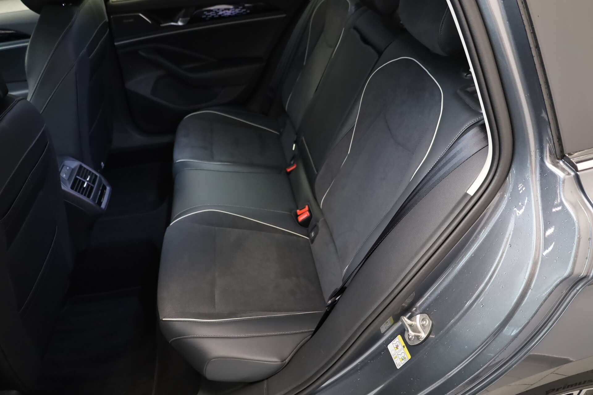 VOLKSWAGEN Passat, photo 16 sur 17