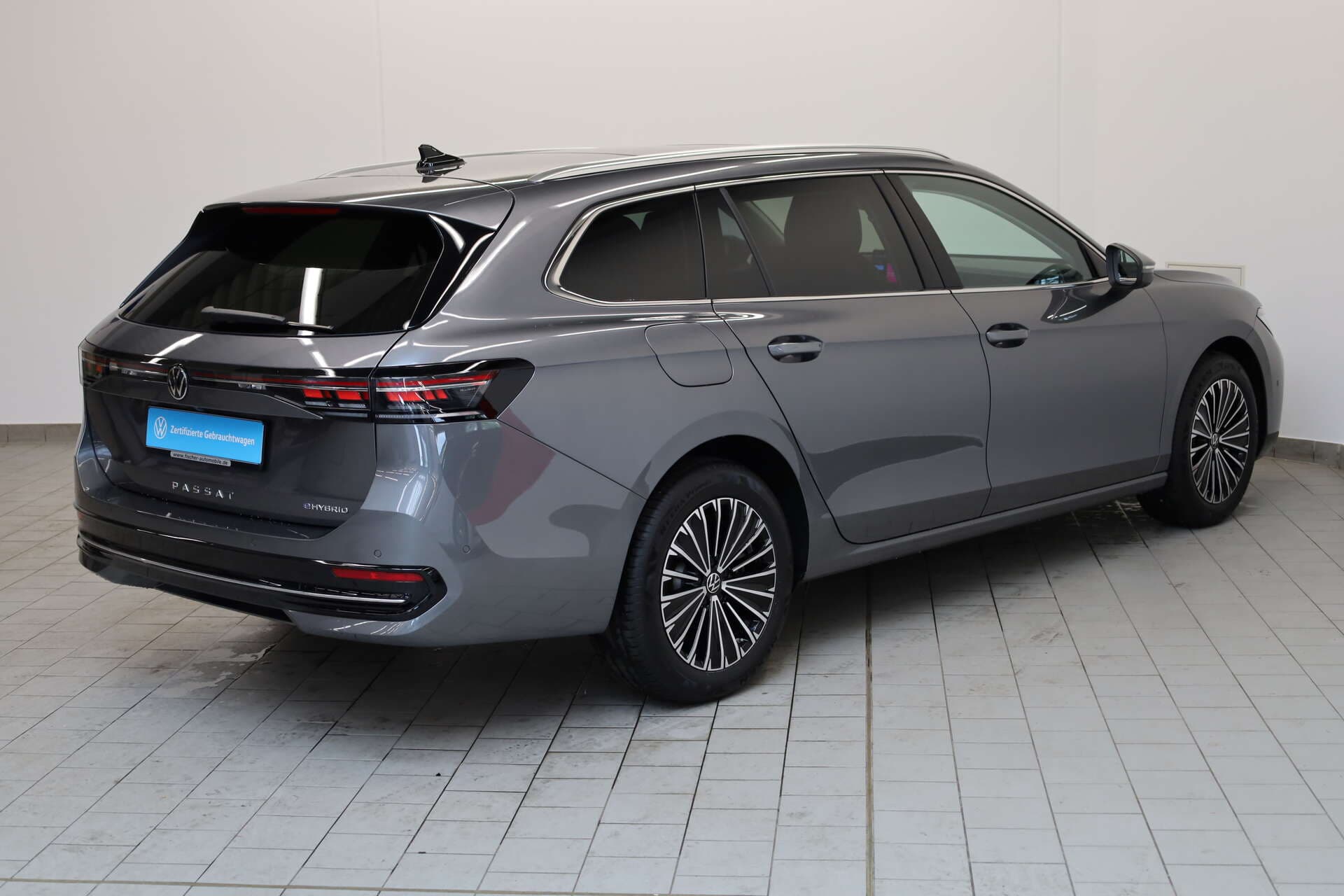 VOLKSWAGEN Passat, photo 4 sur 17