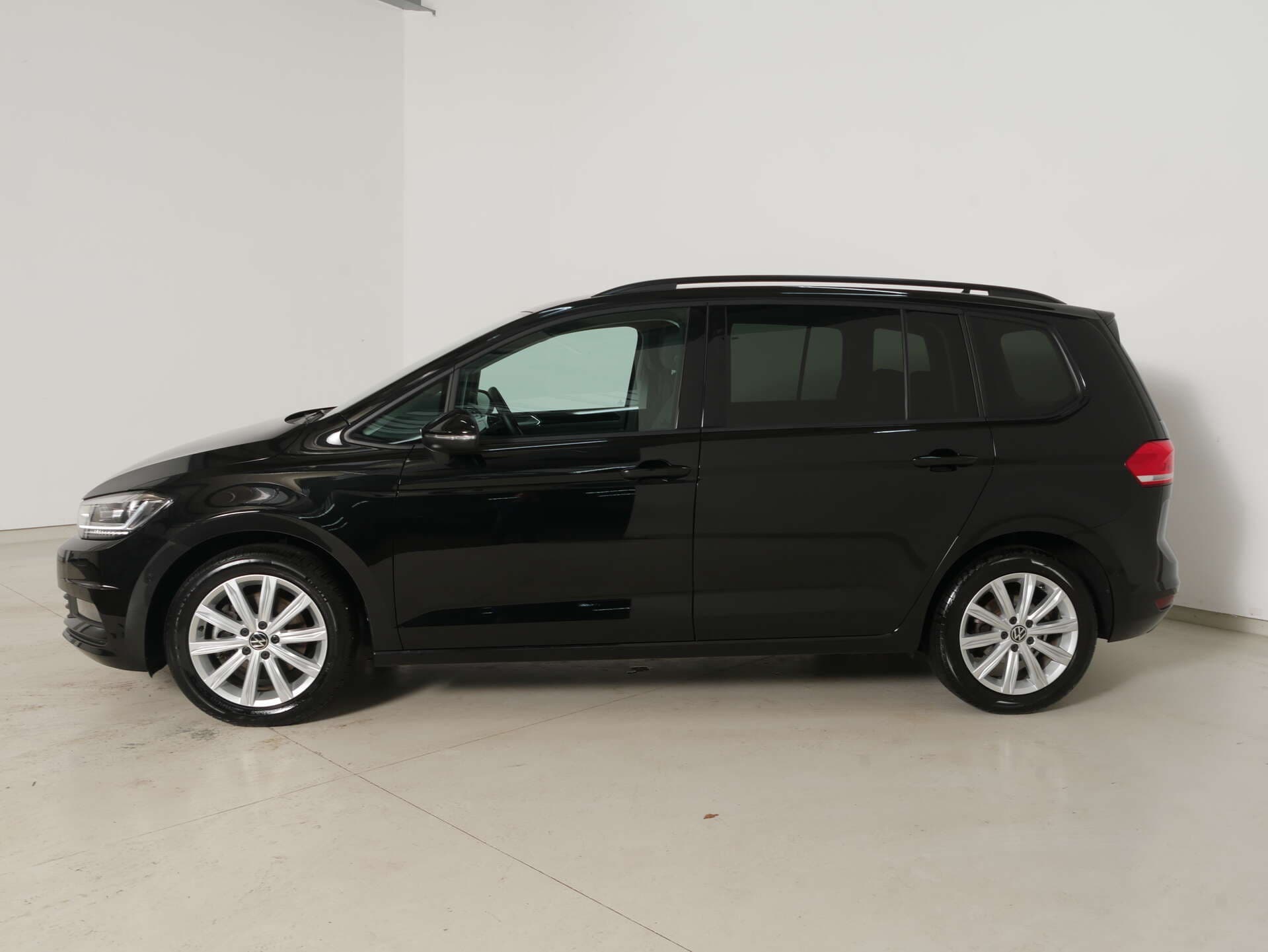 VOLKSWAGEN Touran, photo 6 sur 17