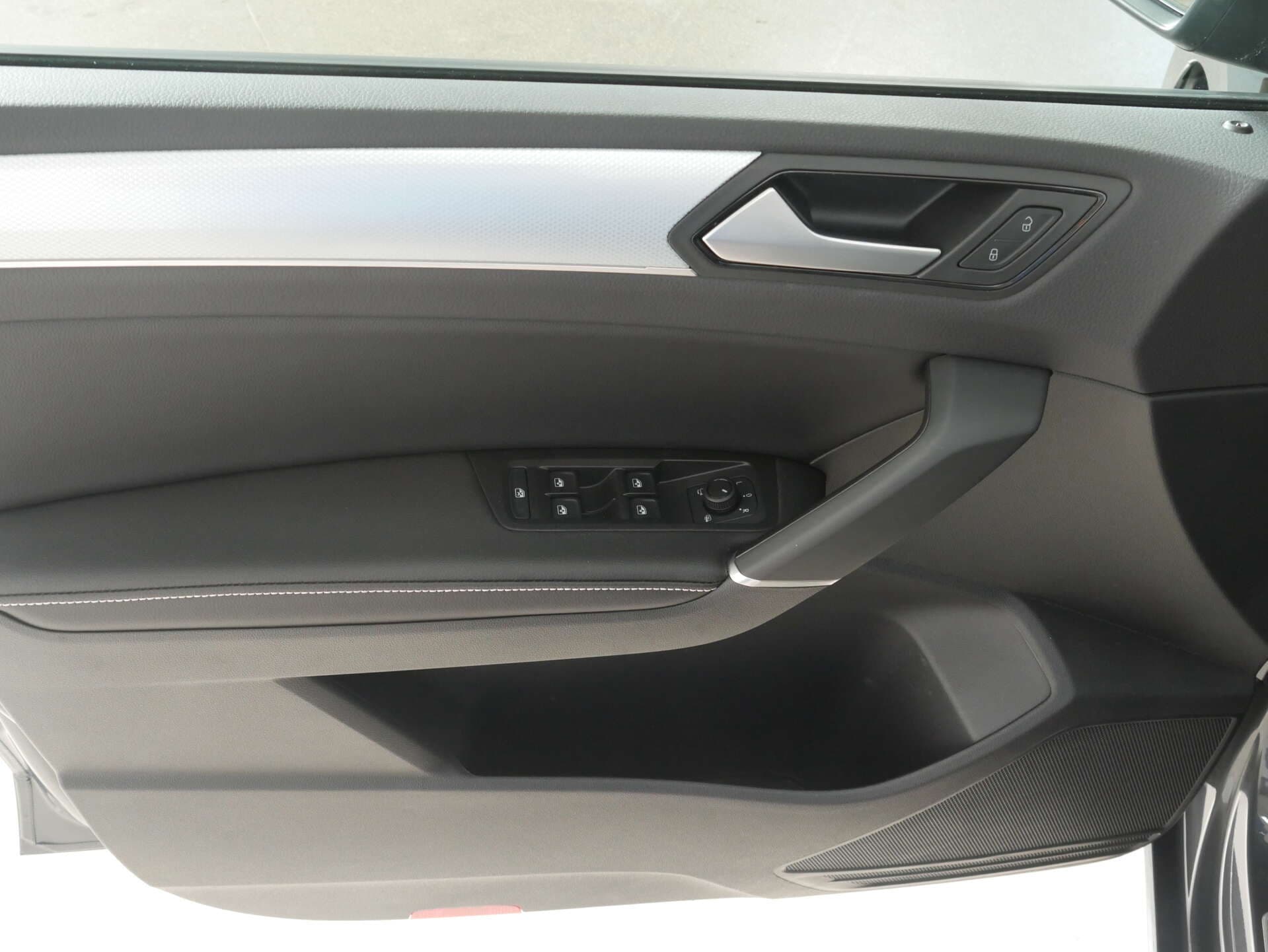 VOLKSWAGEN Touran, photo 14 sur 17