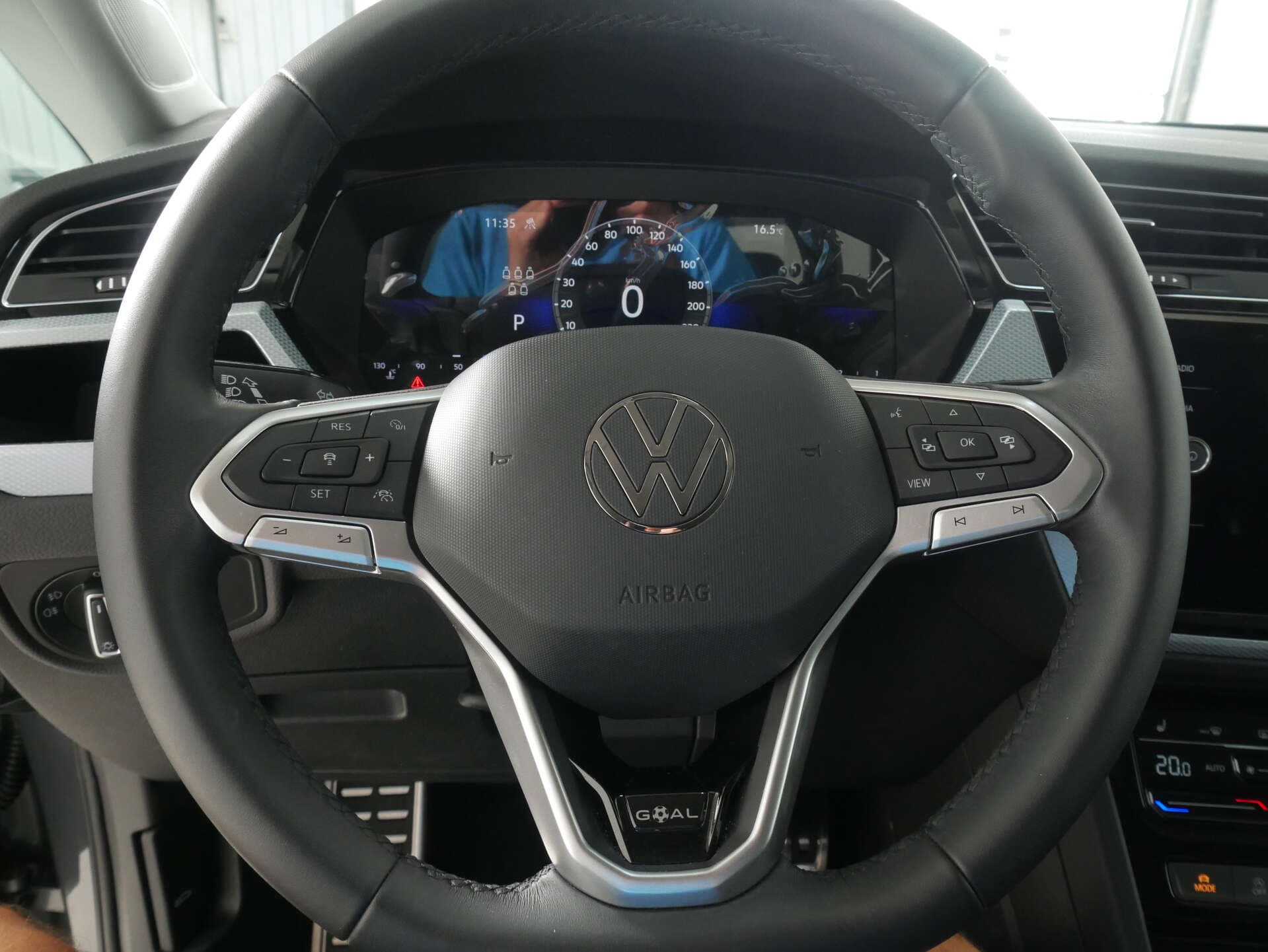 VOLKSWAGEN Touran, photo 8 sur 17
