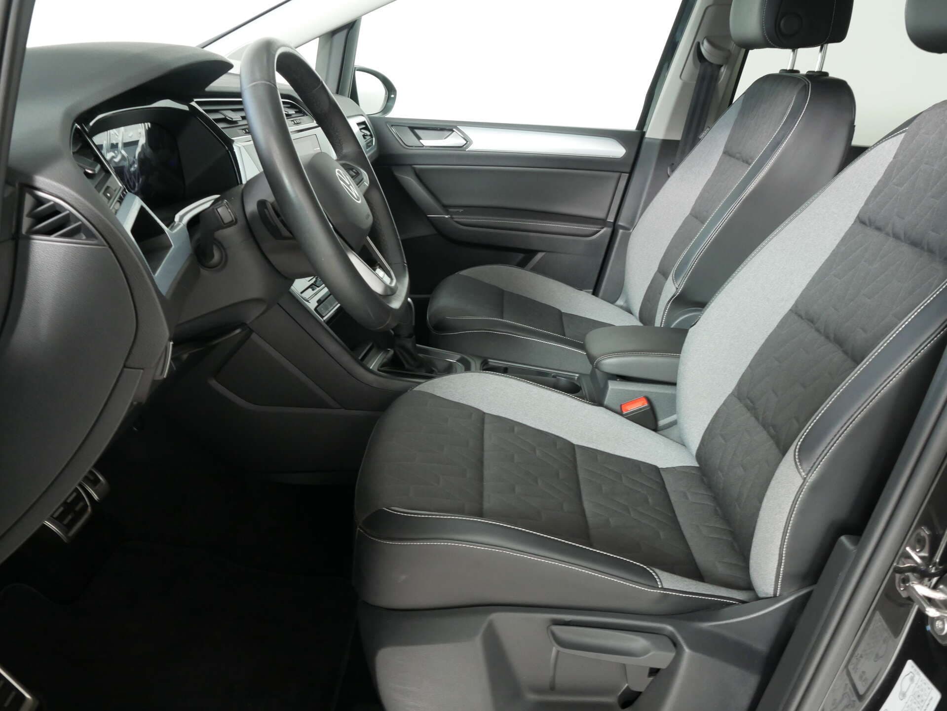 VOLKSWAGEN Touran, photo 9 sur 17