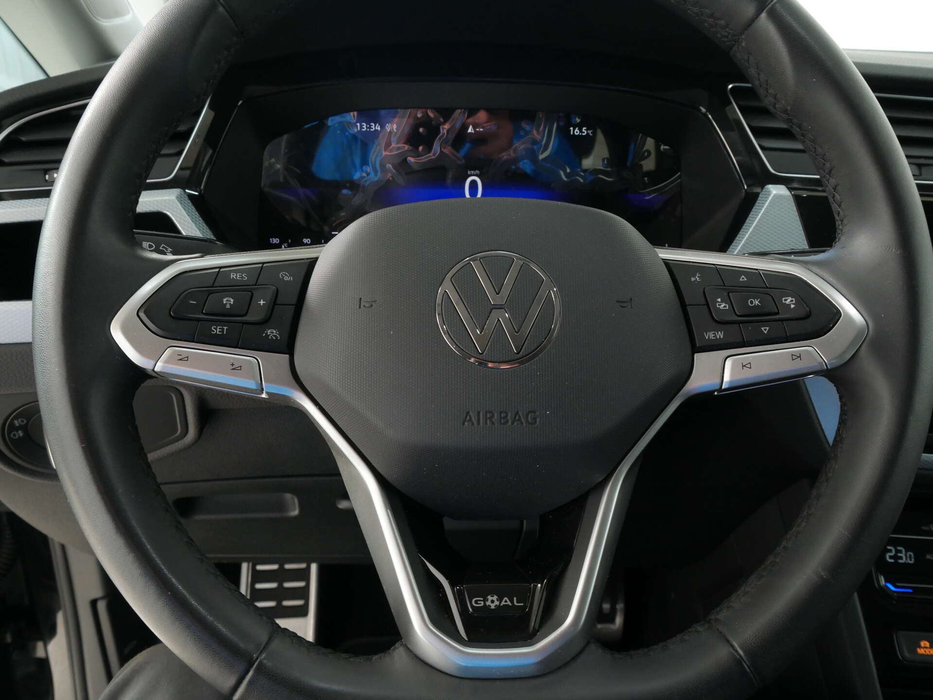 VOLKSWAGEN Touran, photo 10 sur 17