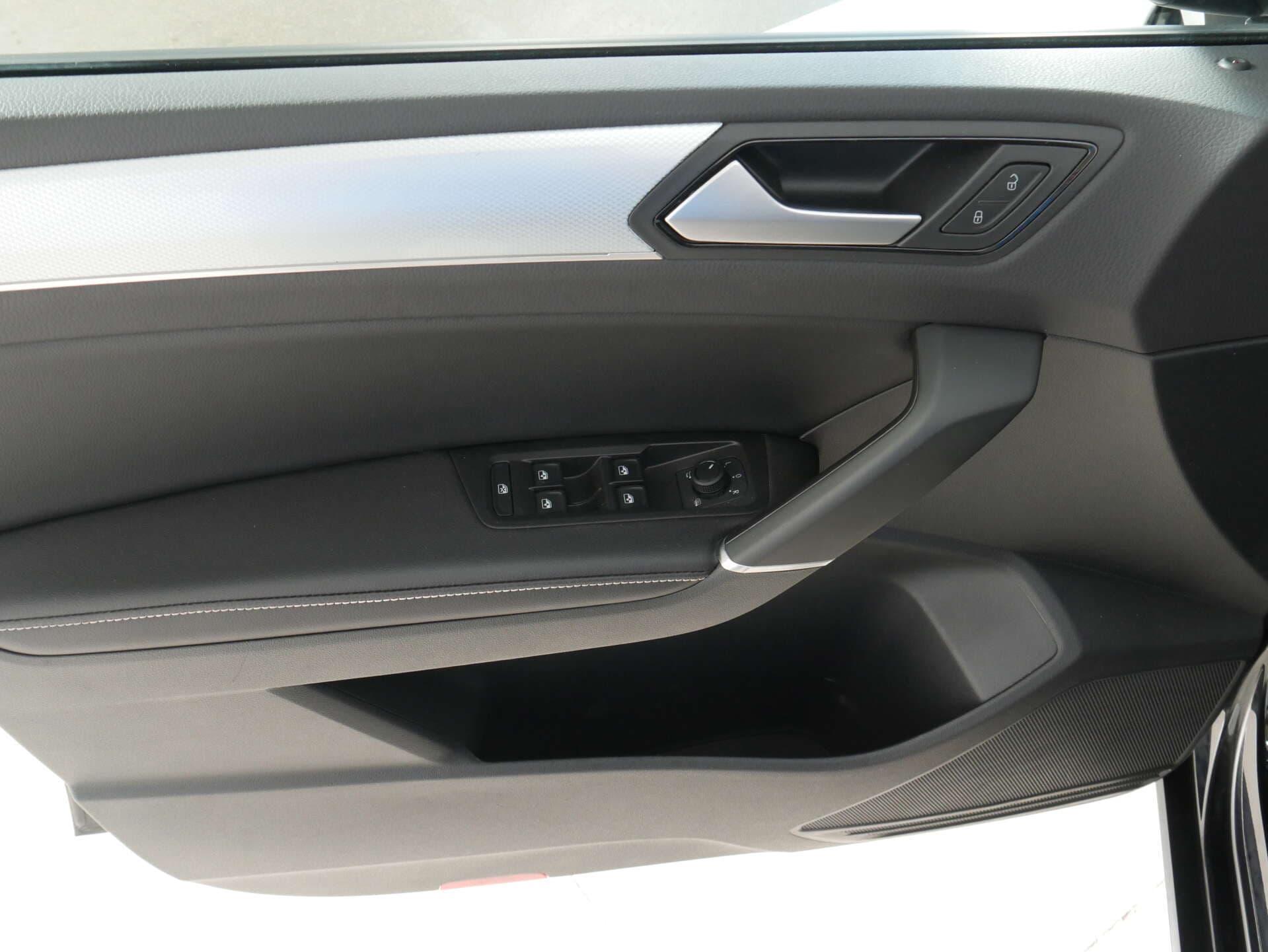 VOLKSWAGEN Touran, photo 17 sur 17