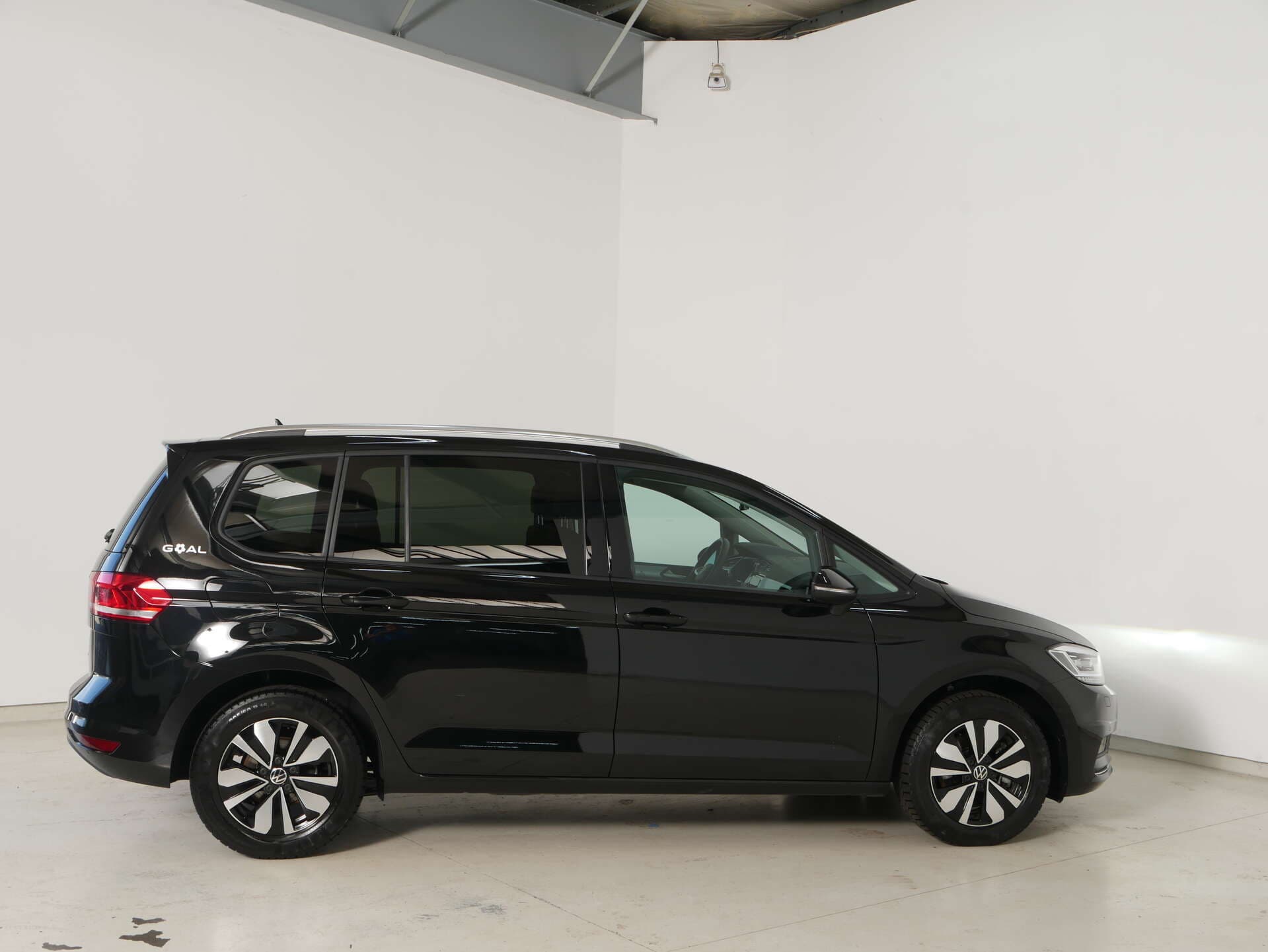 VOLKSWAGEN Touran, photo 2 sur 17