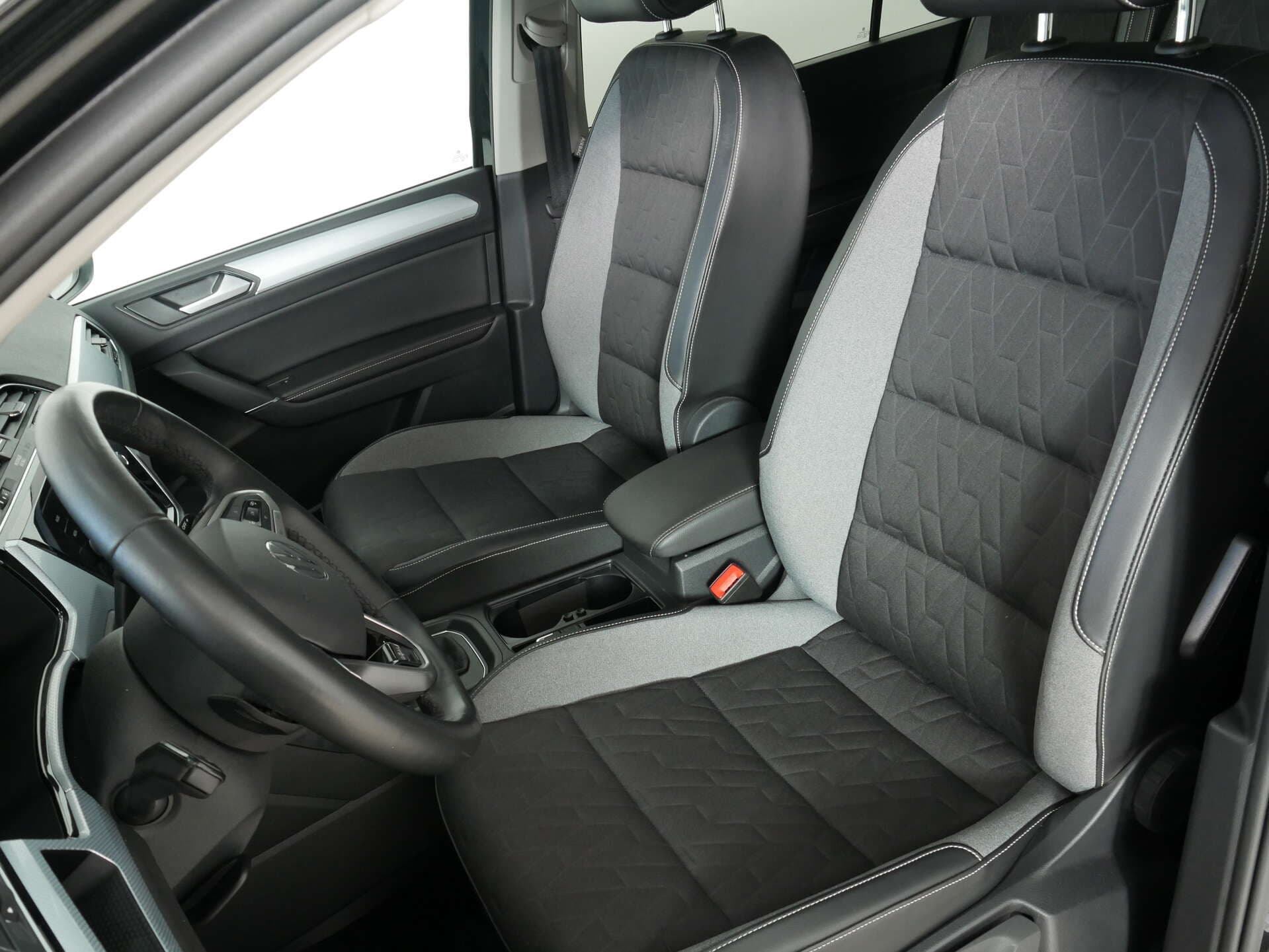 VOLKSWAGEN Touran, photo 8 sur 17