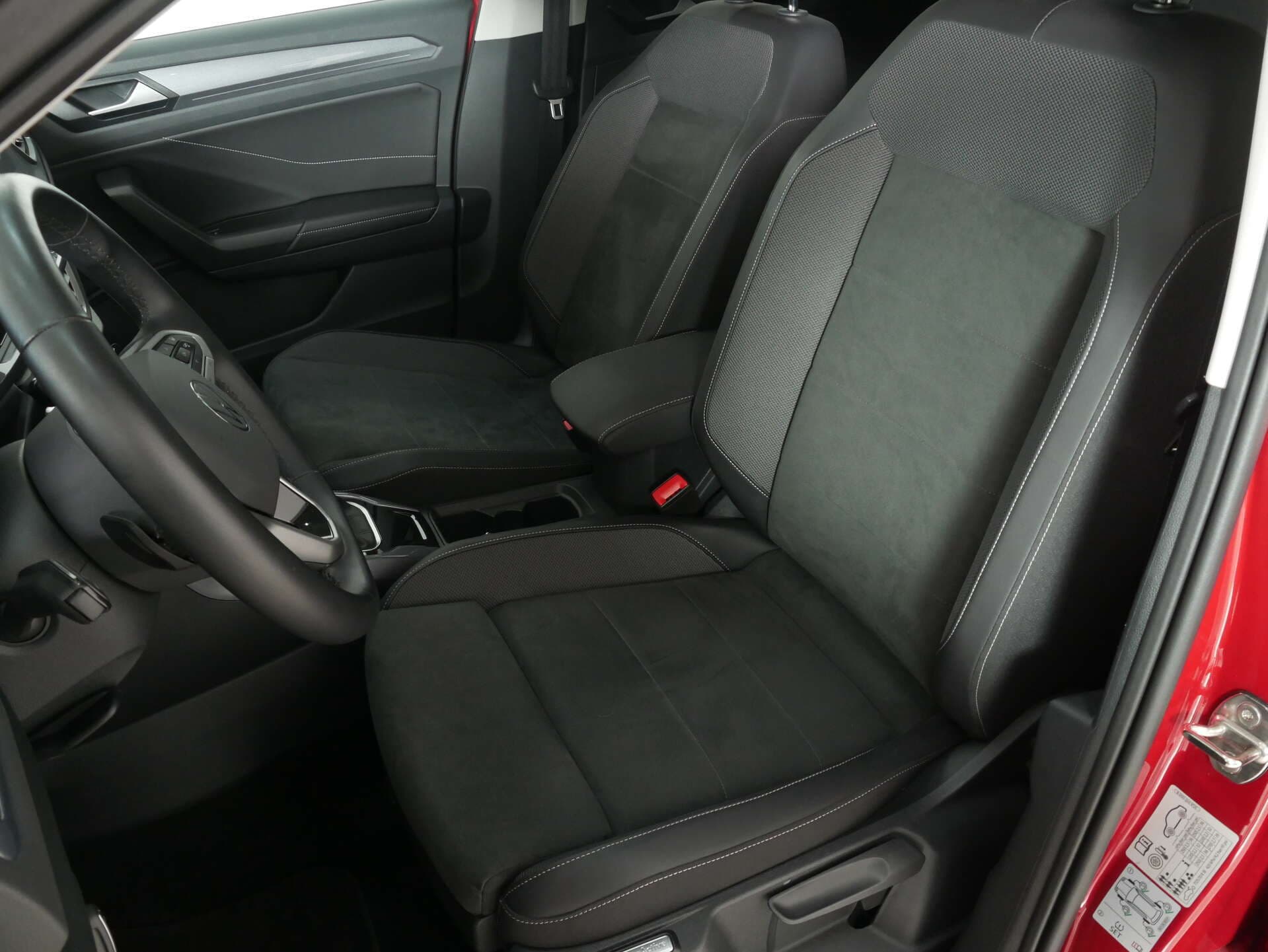 VOLKSWAGEN T-Roc, photo 8 sur 17