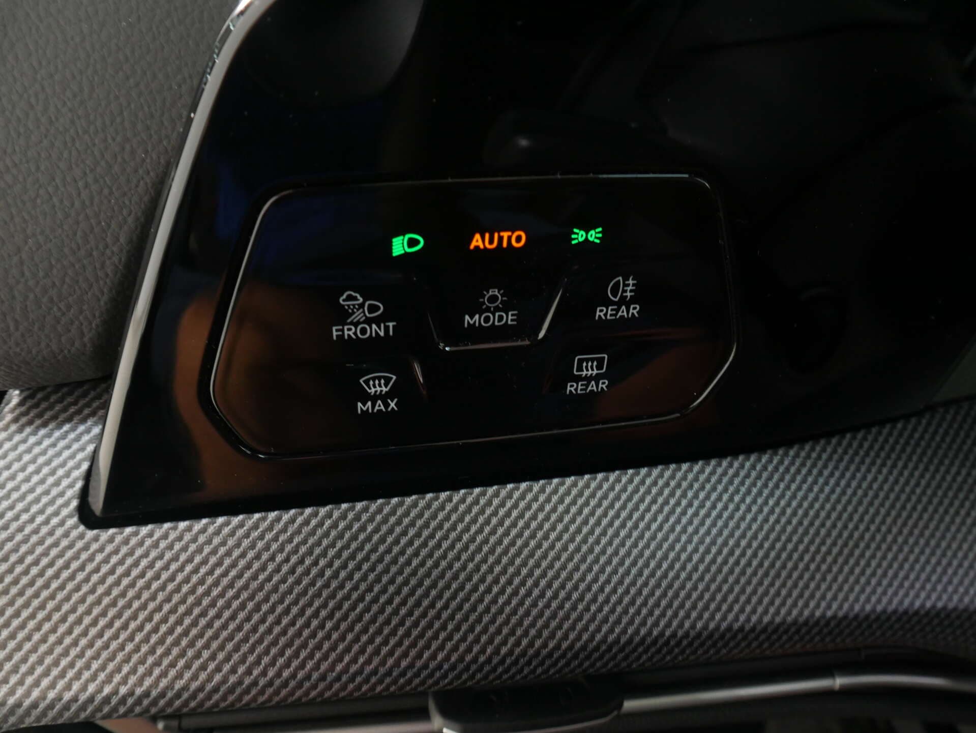 VOLKSWAGEN Golf, photo 16 sur 17