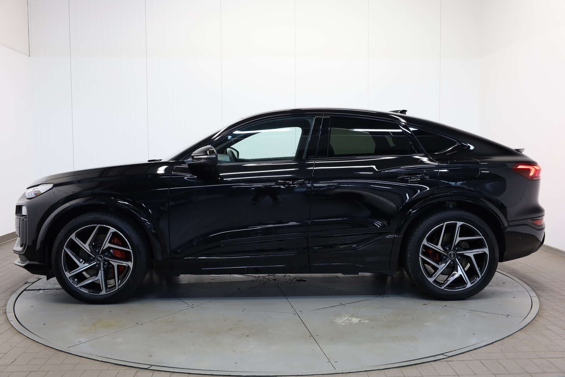 AUDI SQ6 Sportback, photo 4 sur 17