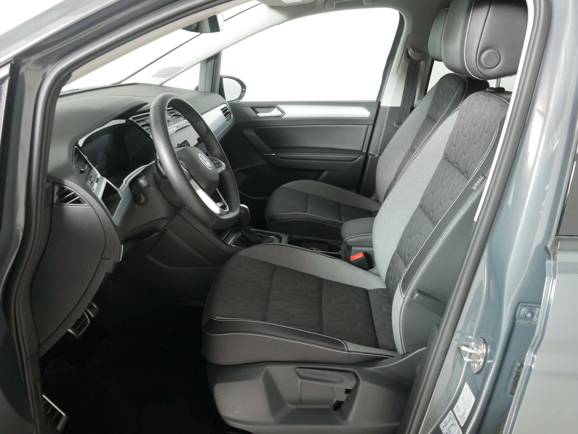 VOLKSWAGEN Touran, photo 9 sur 17