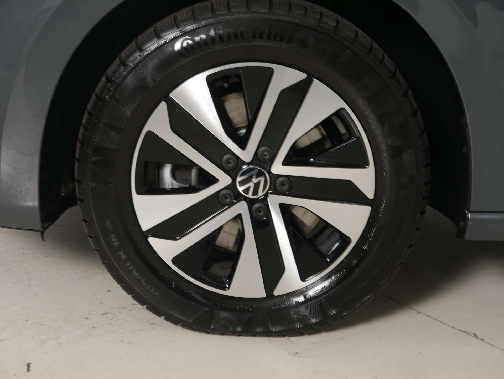 VOLKSWAGEN Touran, photo 7 sur 17