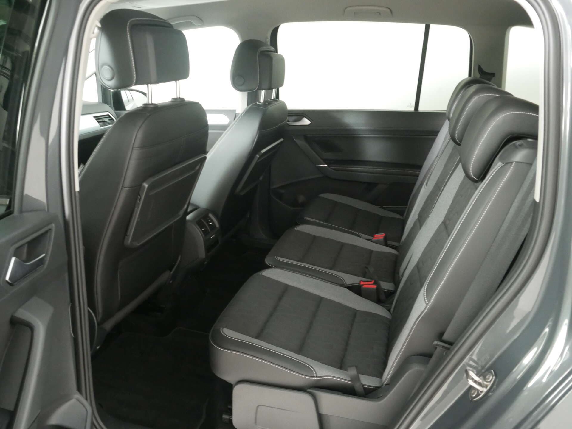 VOLKSWAGEN Touran, photo 16 sur 17