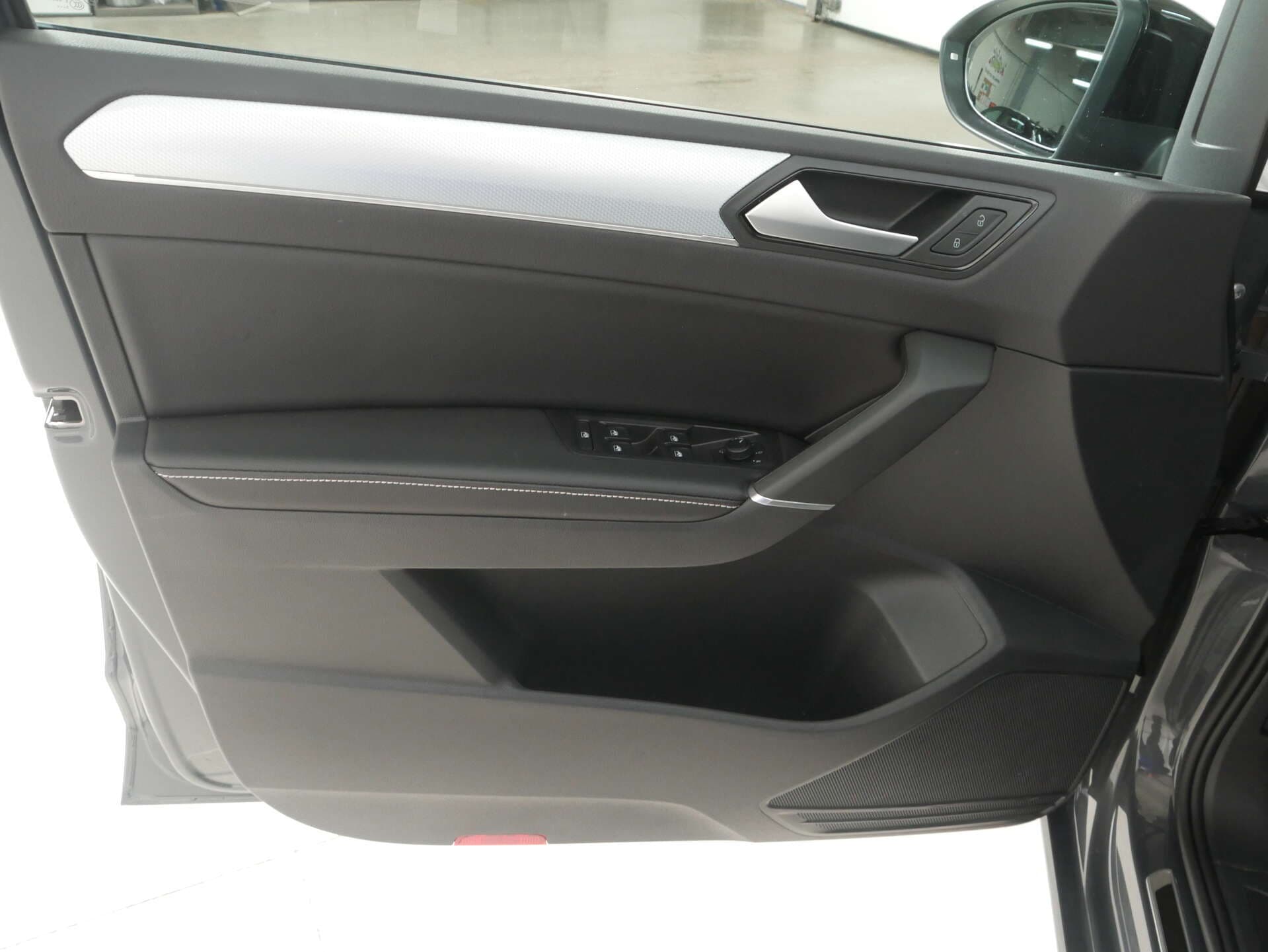 VOLKSWAGEN Touran, photo 17 sur 17