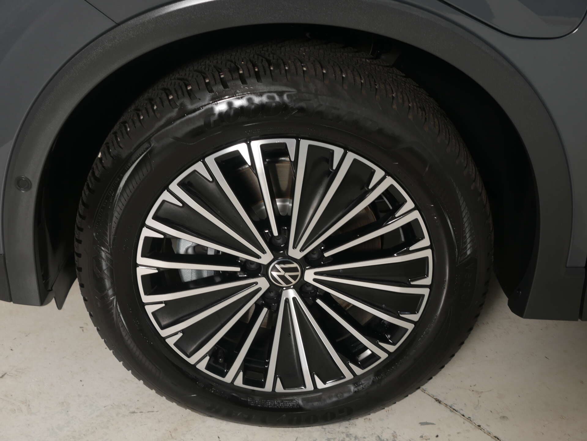 VOLKSWAGEN Tiguan, photo 3 sur 17