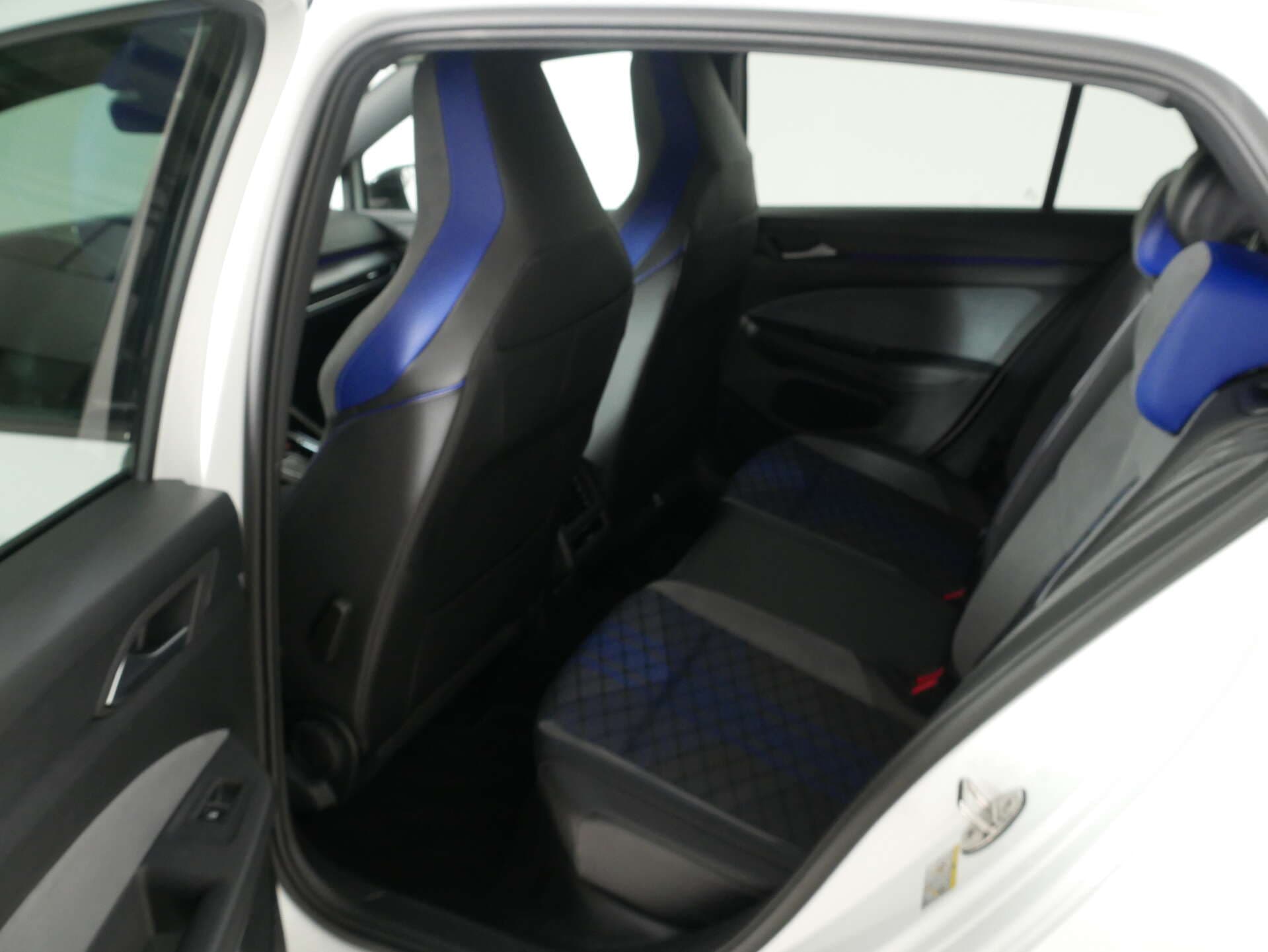 VOLKSWAGEN Golf, photo 11 sur 17