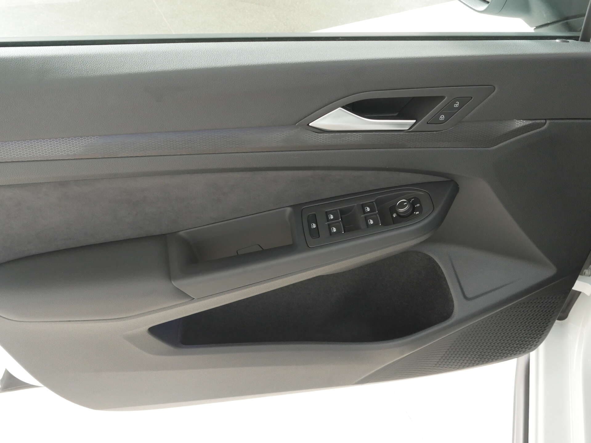 VOLKSWAGEN Golf, photo 15 sur 17