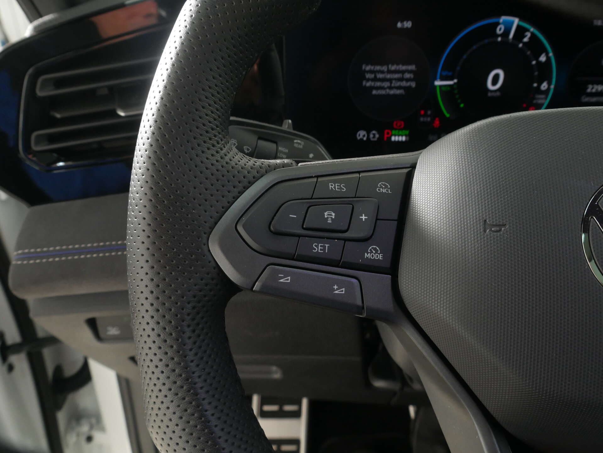 VOLKSWAGEN Tiguan, photo 14 sur 17