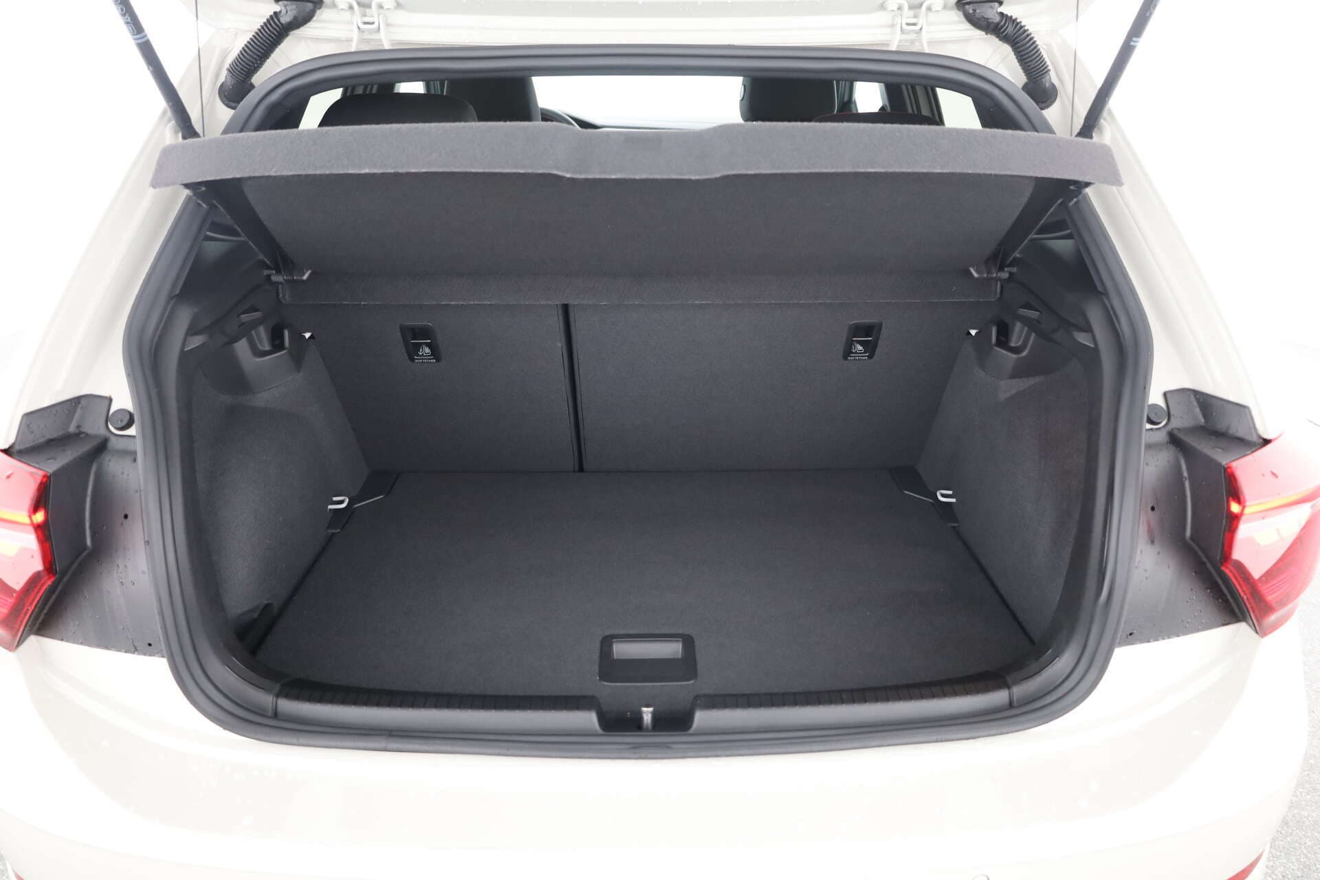 VOLKSWAGEN Polo, photo 11 sur 17
