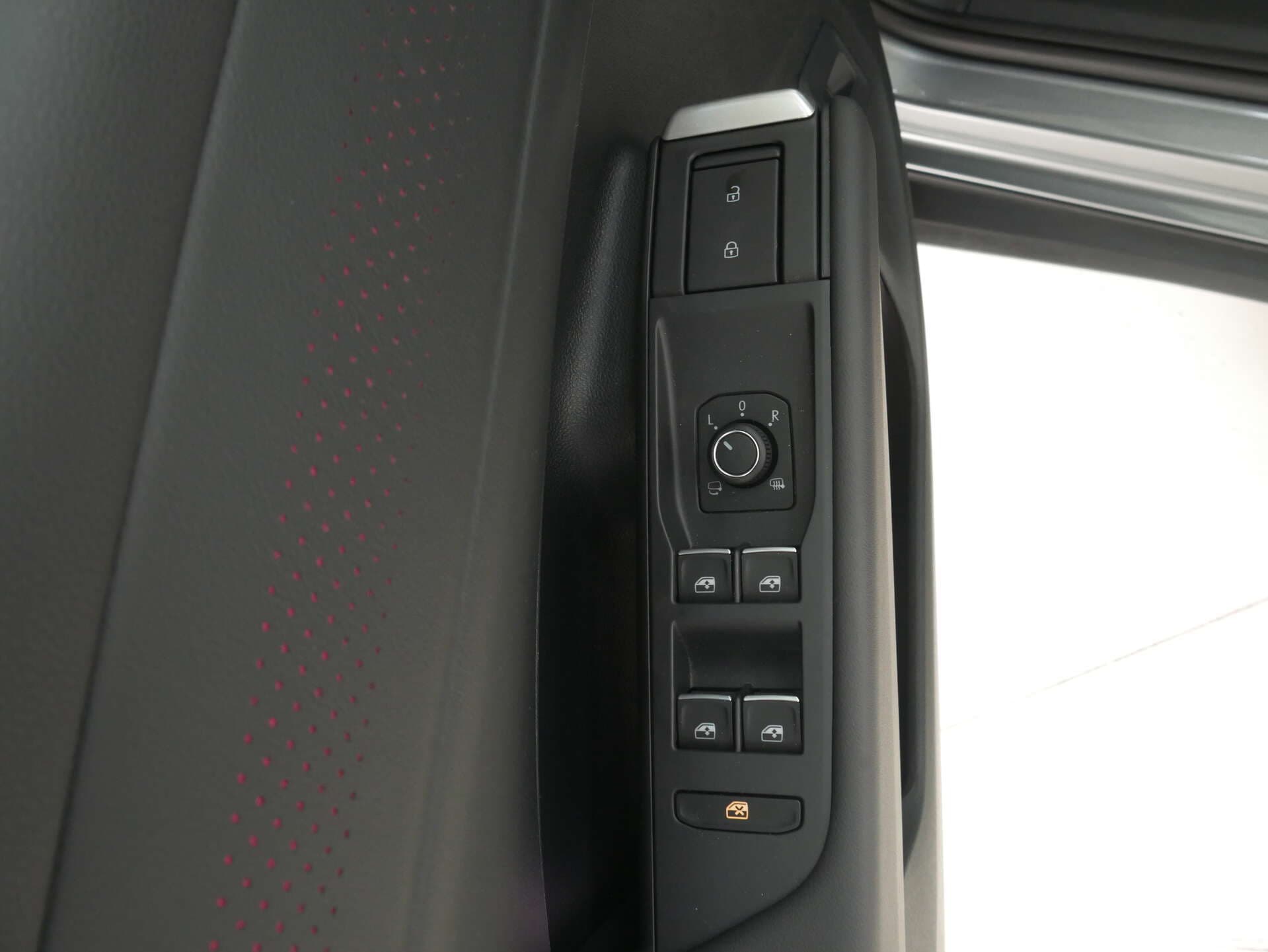 VOLKSWAGEN T-Roc, photo 14 sur 17