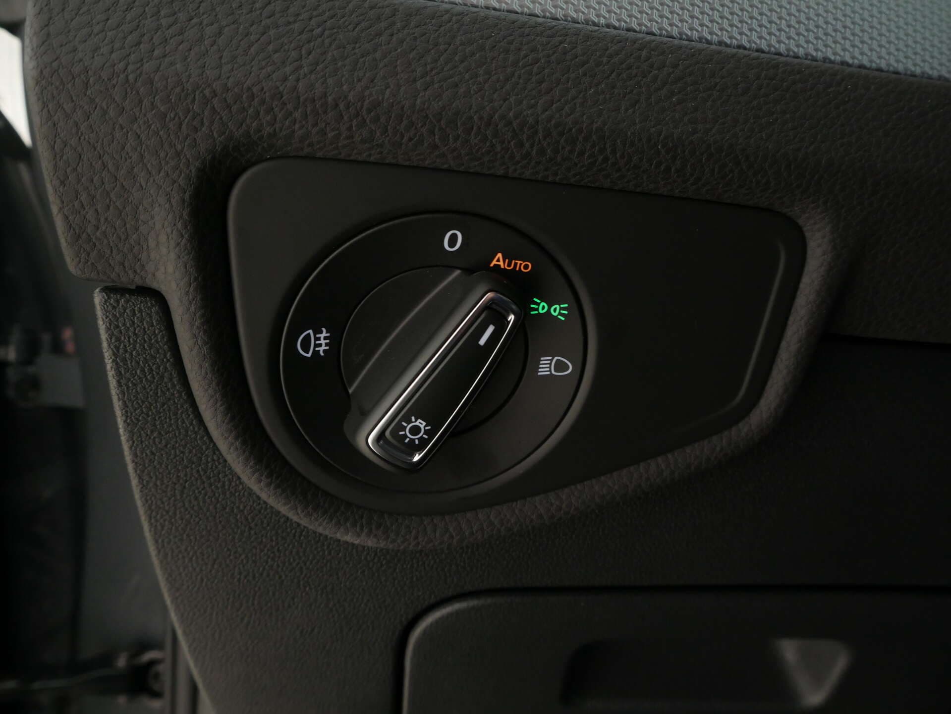 VOLKSWAGEN Touran, photo 16 sur 17