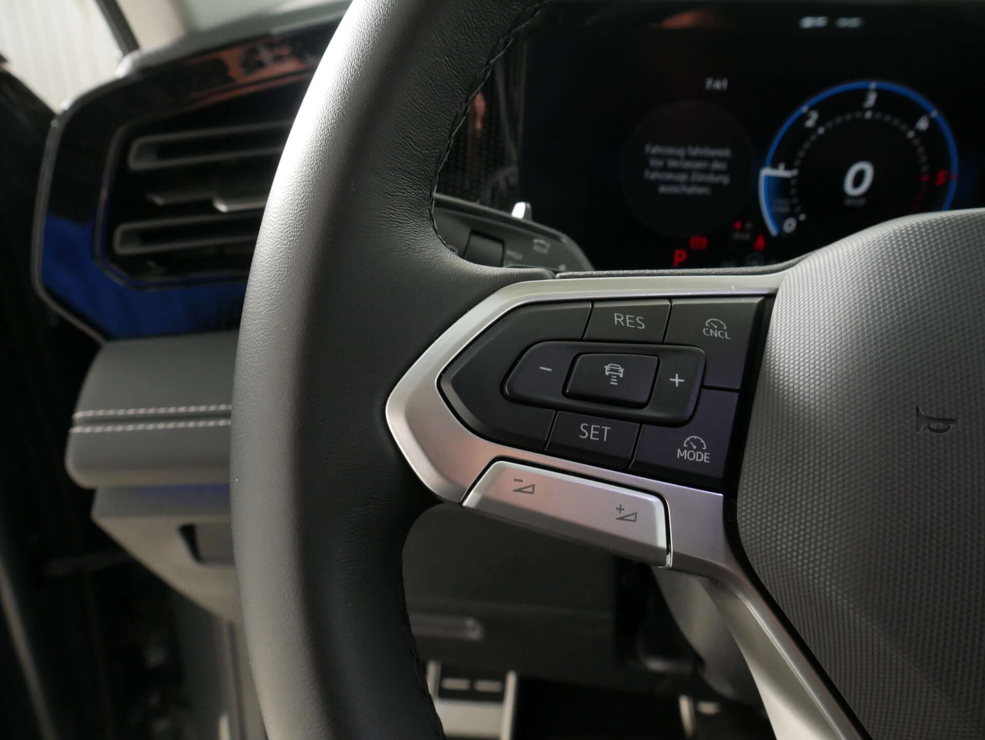 VOLKSWAGEN Tiguan, photo 9 sur 17