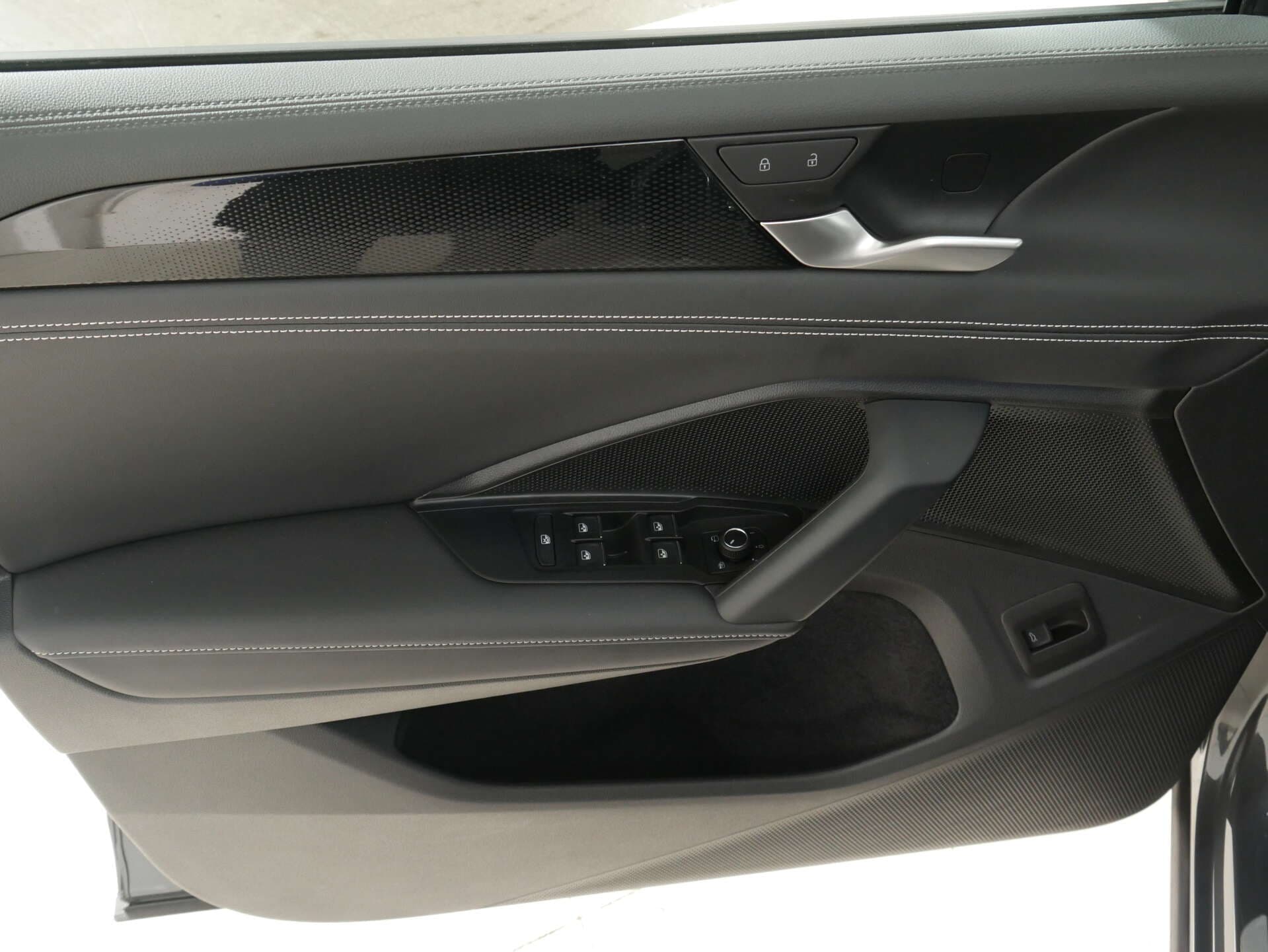 VOLKSWAGEN Tiguan, photo 14 sur 17