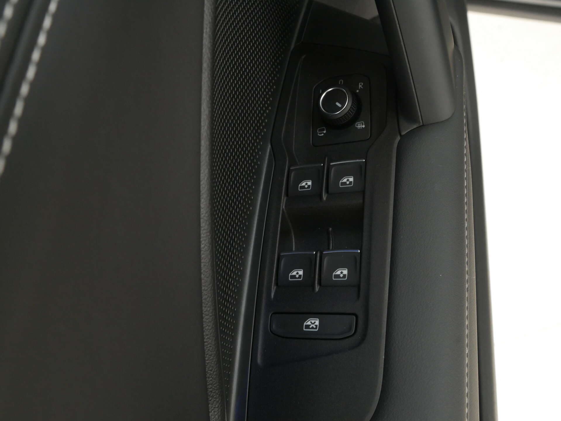 VOLKSWAGEN Tiguan, photo 15 sur 17