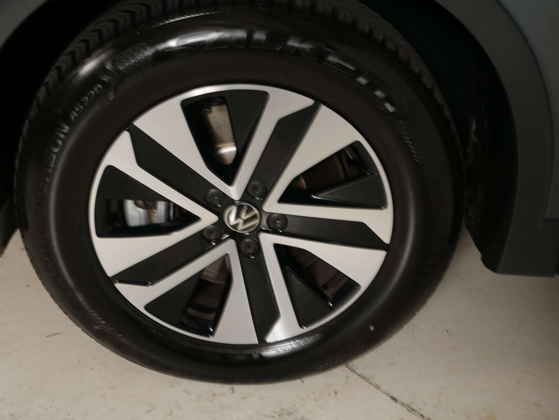 VOLKSWAGEN Tiguan, photo 3 sur 17